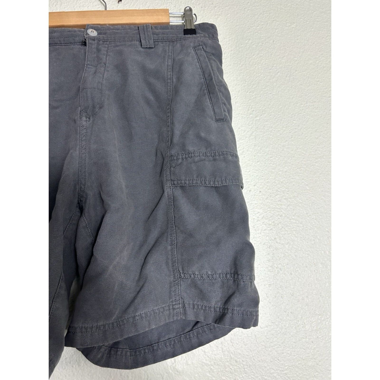 Tommy Bahama Tommy Bahama Cargo Shorts Mens 35 Gray Cotton Blend Lightweight Pockets Easy Care Professional Size US 35 - 3 Thumbnail