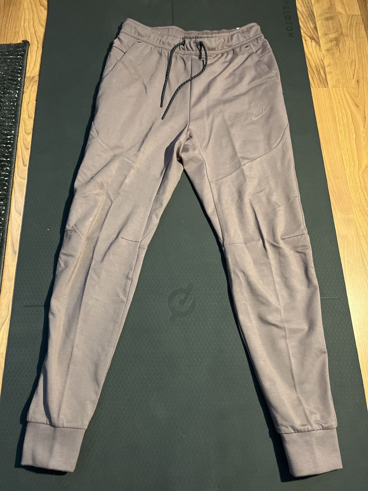 Nike Nike Lightweight Tech Fleece Jogger Size US 30 / EU 46 - 1 Thumbnail