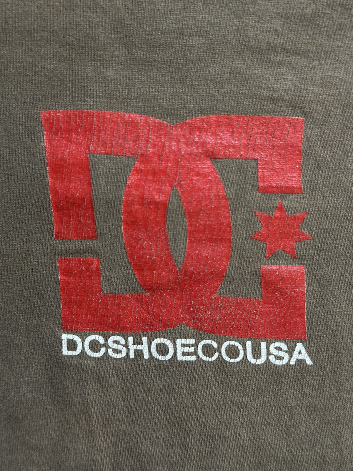 Vintage Thrashed Vintage Dc Shoes Skateboard faded Tee Size US L / EU 52-54 / 3 - 6 Thumbnail