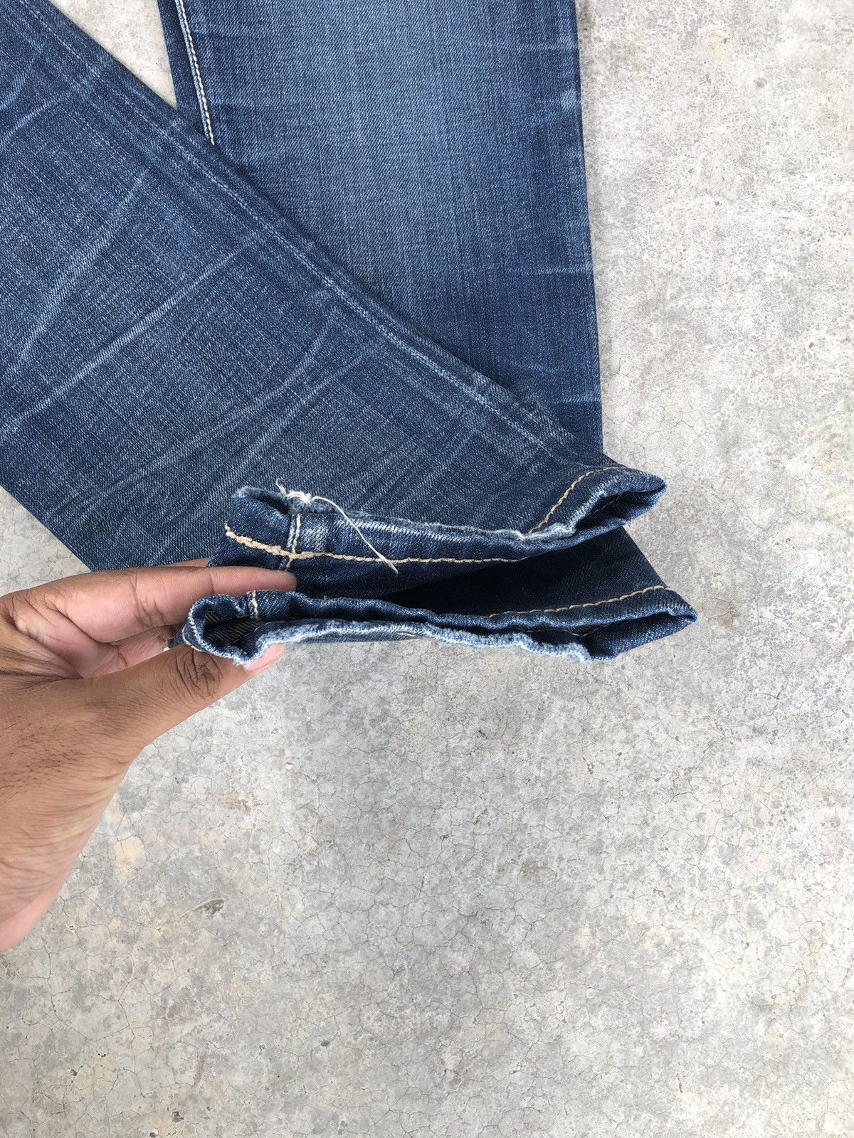 Robins Jeans Vintage Robin’s Embroidered Chrome Distressed Jeans Size US 28 / EU 44 - 13 Thumbnail