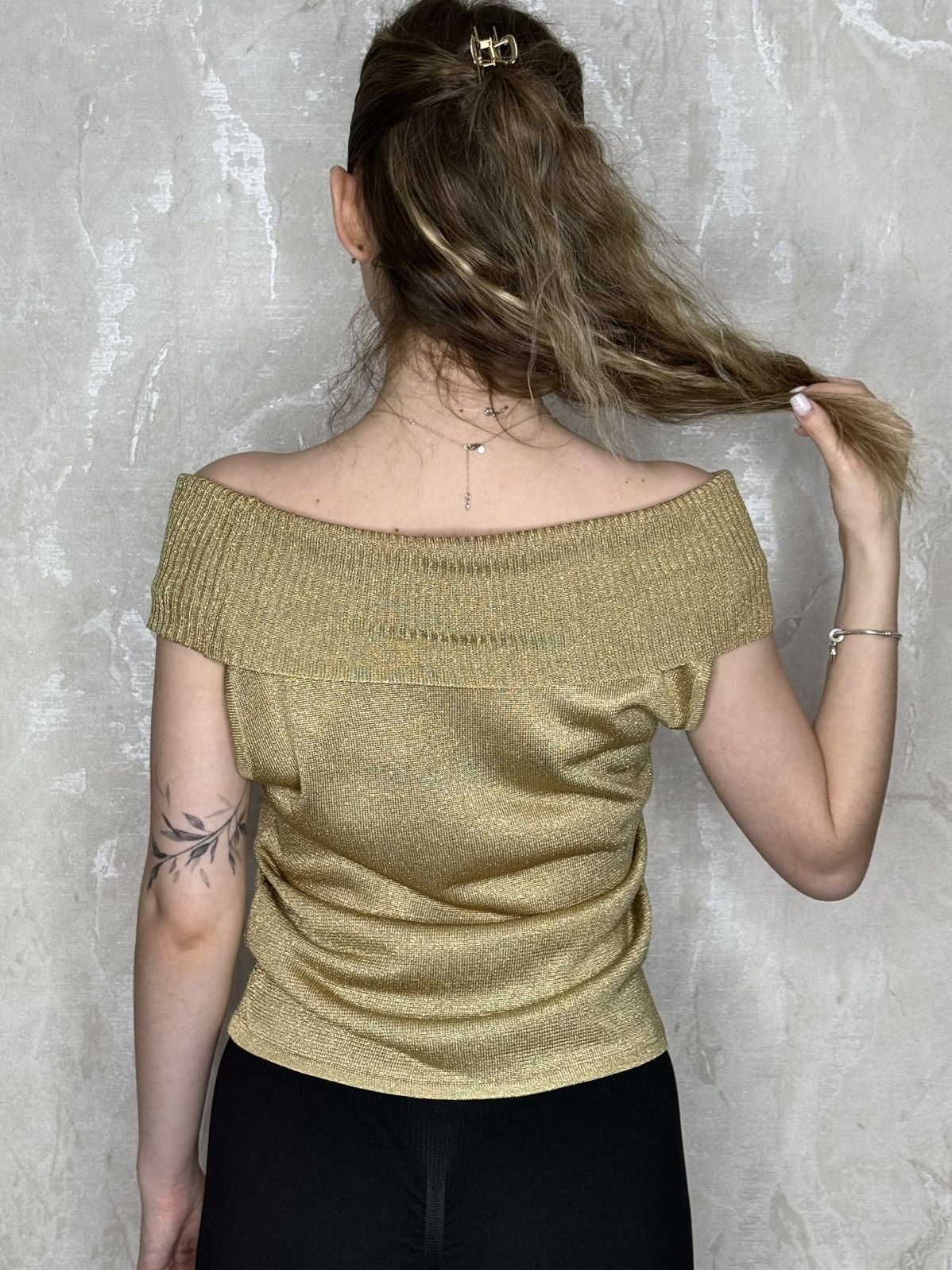 Givenchy Vintage GIVENCHY Vision Gold Luxer Knit Top 4G Logo Monogram Size S / US 4 / IT 40 - 14 Thumbnail