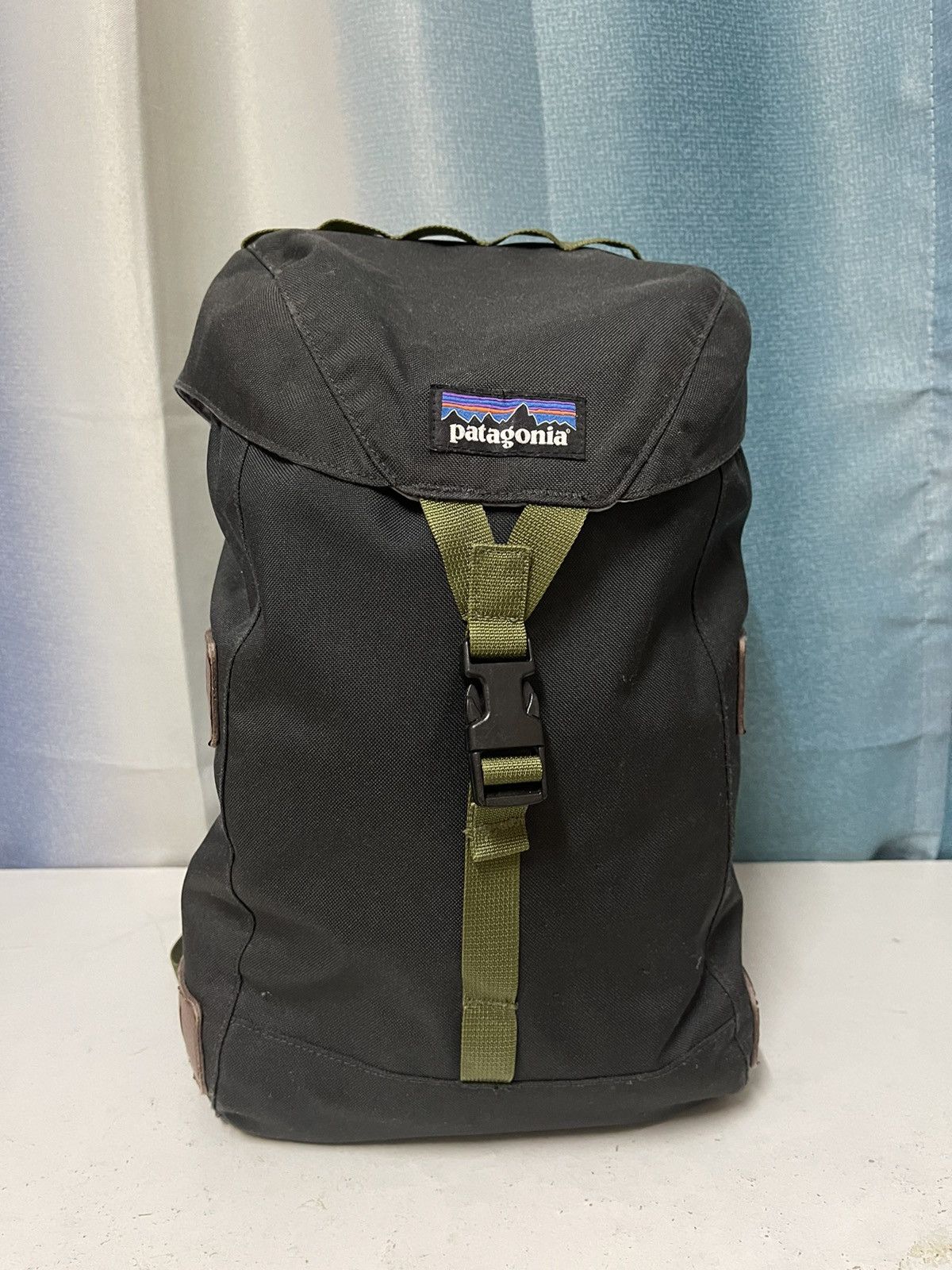 Patagonia PATAGONIA REFUGIO DAYPACK OUTDOOR HIKING Size ONE SIZE - 1 Thumbnail