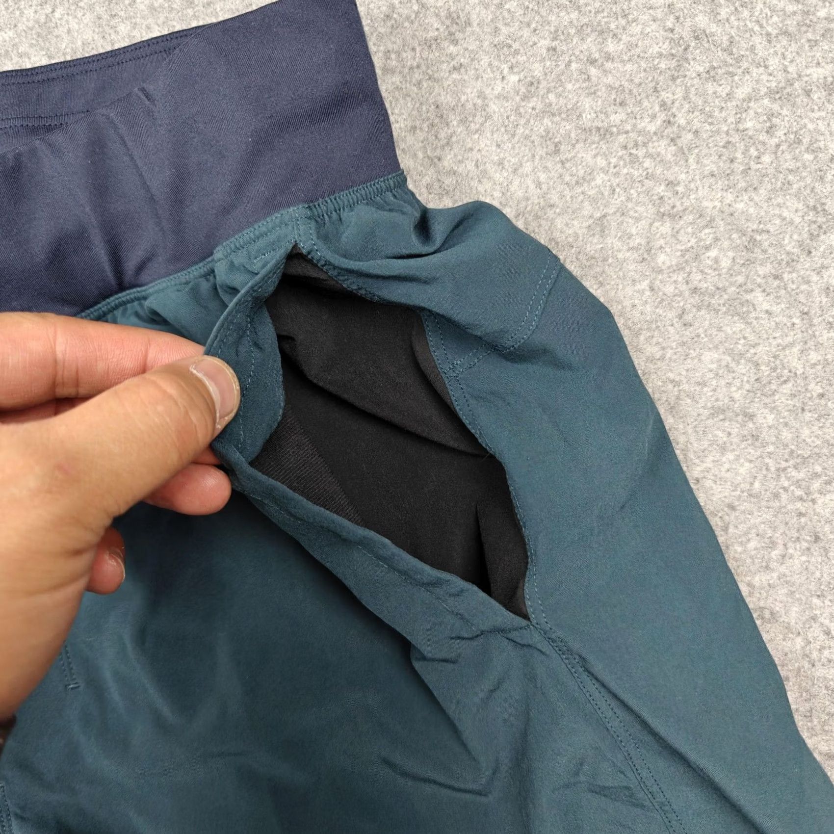 Lululemon Lululemon Mens Small Green Running Shorts Microfiber Athletic 9 Inch Size US 29 - 2 Thumbnail