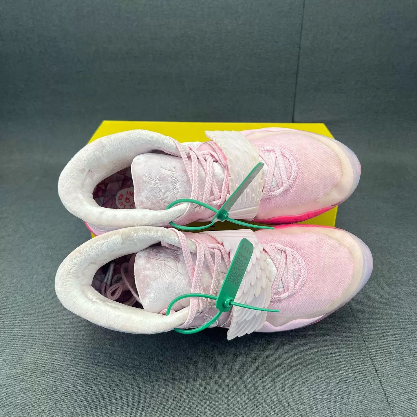 Nike Nike KD 12 Breast Cancer 44.5 Rare New Box Size US 11.5 / EU 44-45 - 4 Thumbnail