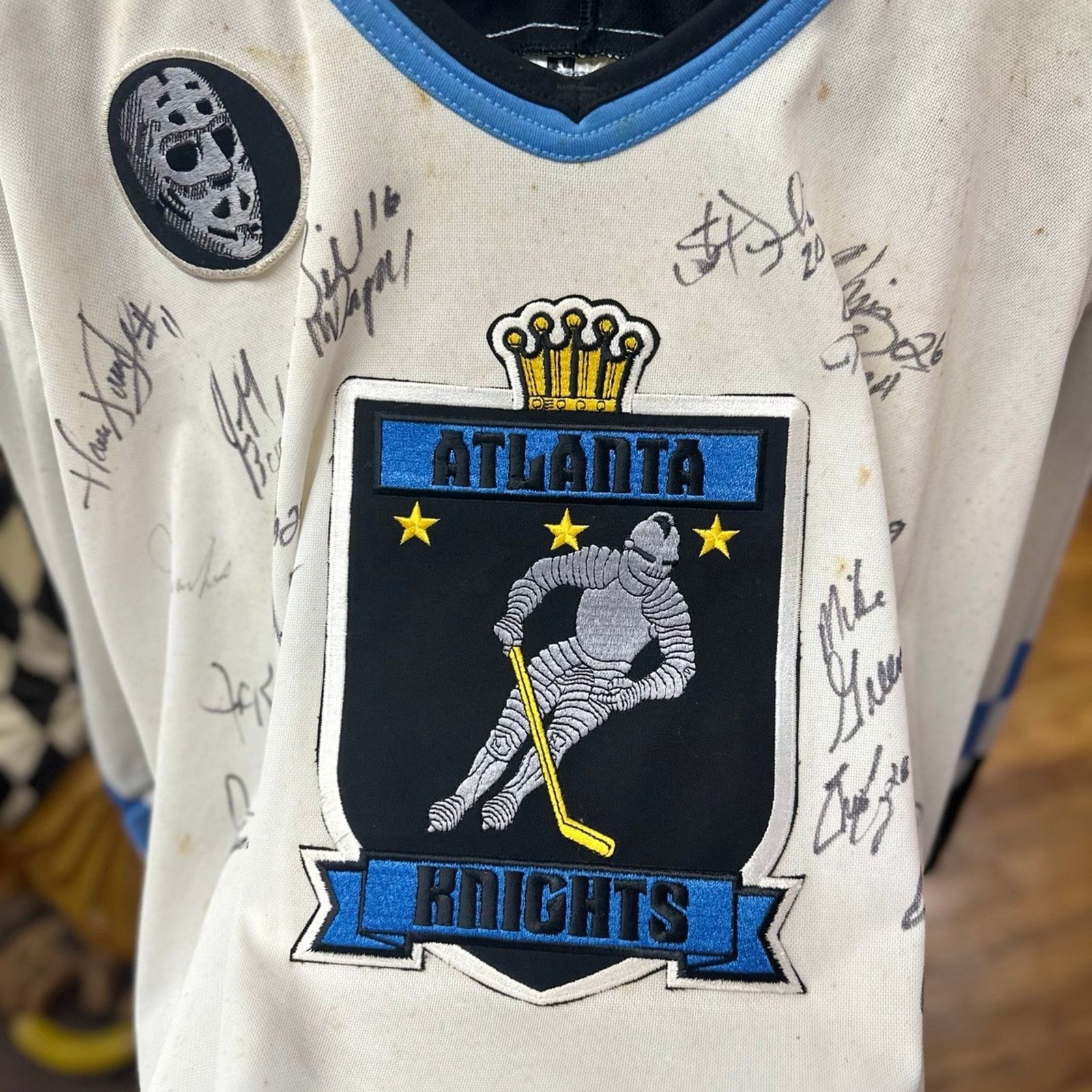 Other RARE ATLANTA KNIGHTS JERSEY SIGNED BY ENTIRE TEAM!! Size US XL / EU 56 / 4 - 1 Thumbnail