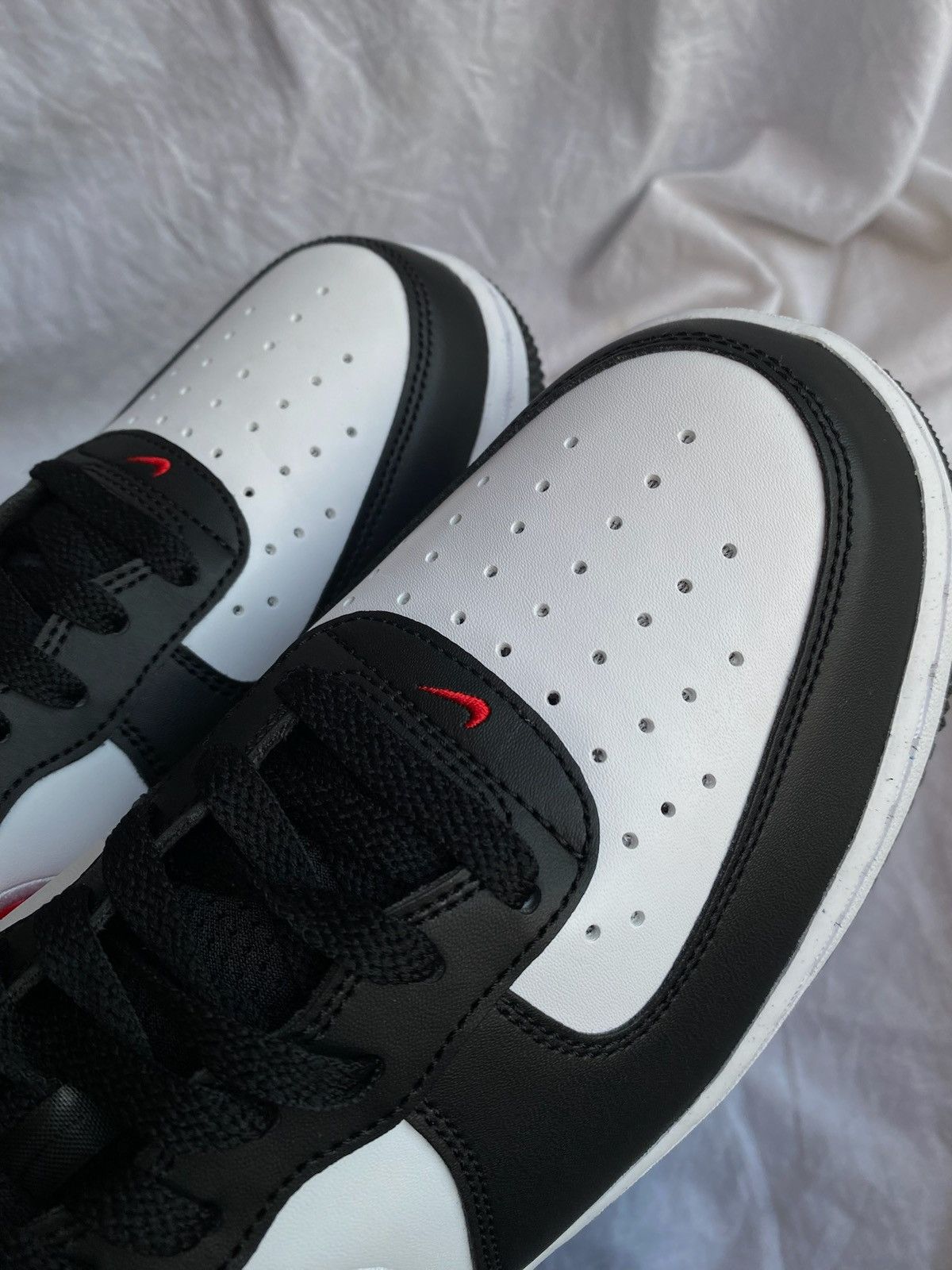 Nike Nike Air Force 1 Size US 10.5 / EU 43-44 - 3 Thumbnail