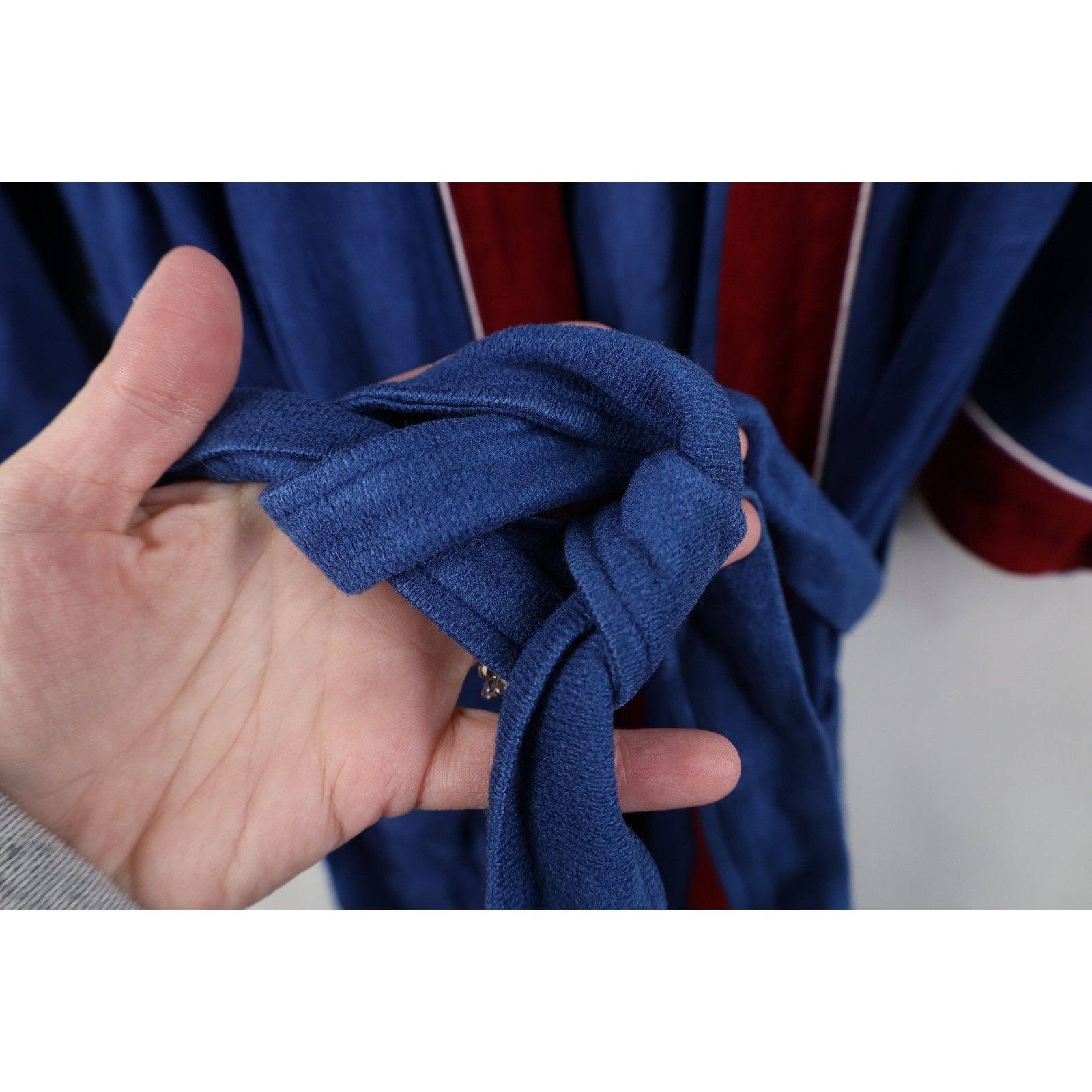 Vintage Vintage 70s Streetwear Distressed Belted Velour Bath Robe Size US S / EU 44-46 / 1 - 12 Thumbnail
