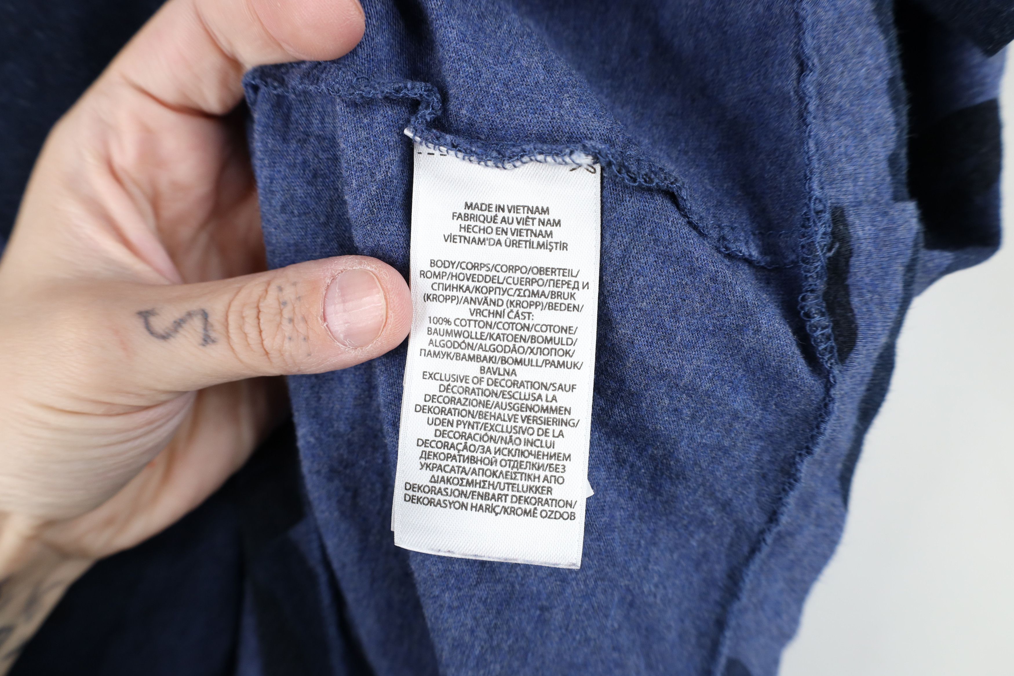 Ralph Lauren Vintage Y2K Ralph Lauren Camouflage Pocket T-Shirt Blue Size US M / EU 48-50 / 2 - 9 Thumbnail