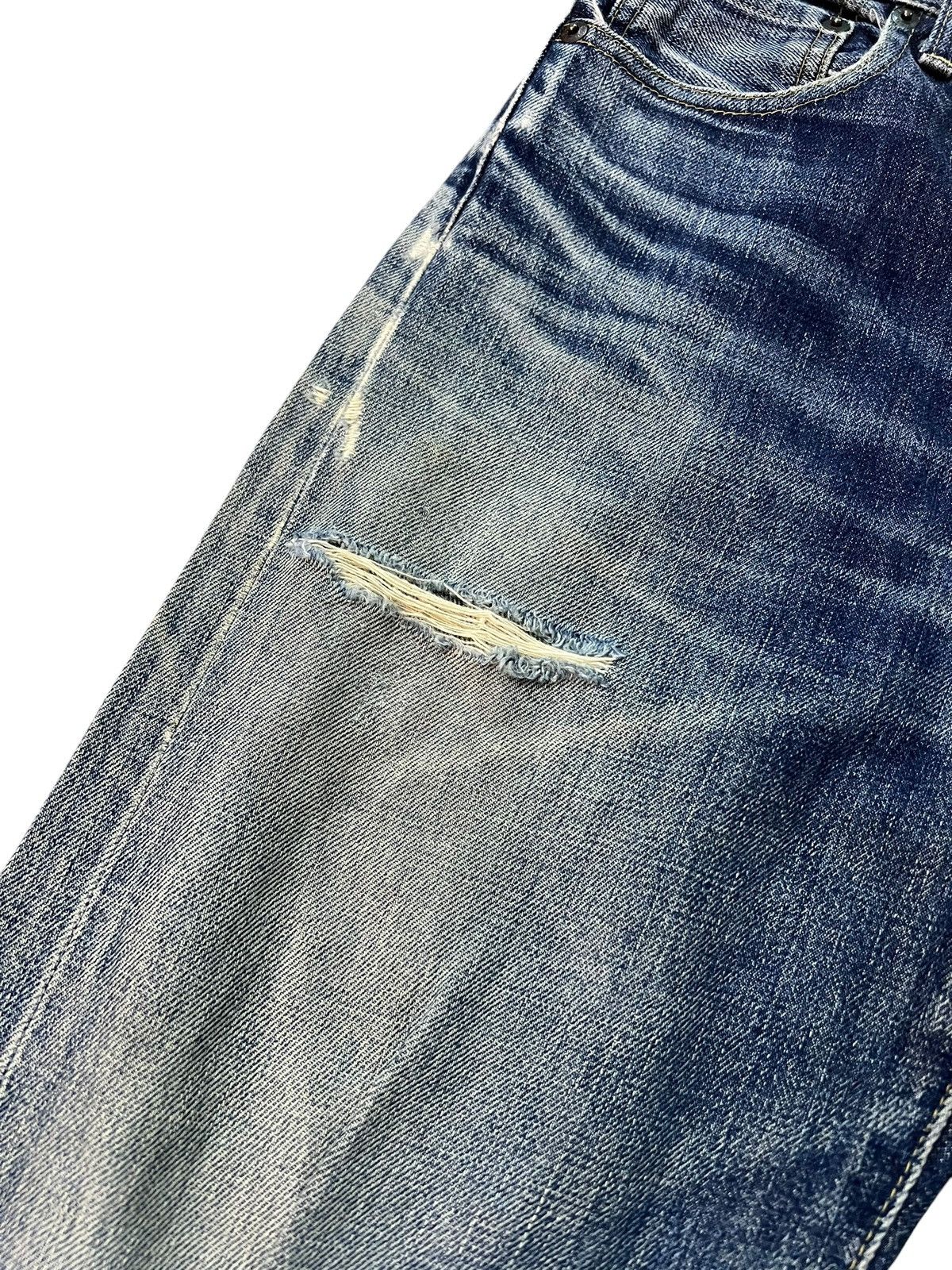 Levi's LEVI’S 702 BIG E BACKLE BACK SELVEDGE FADED DISTRESSED JEAN Size US 28 / EU 44 - 4 Thumbnail