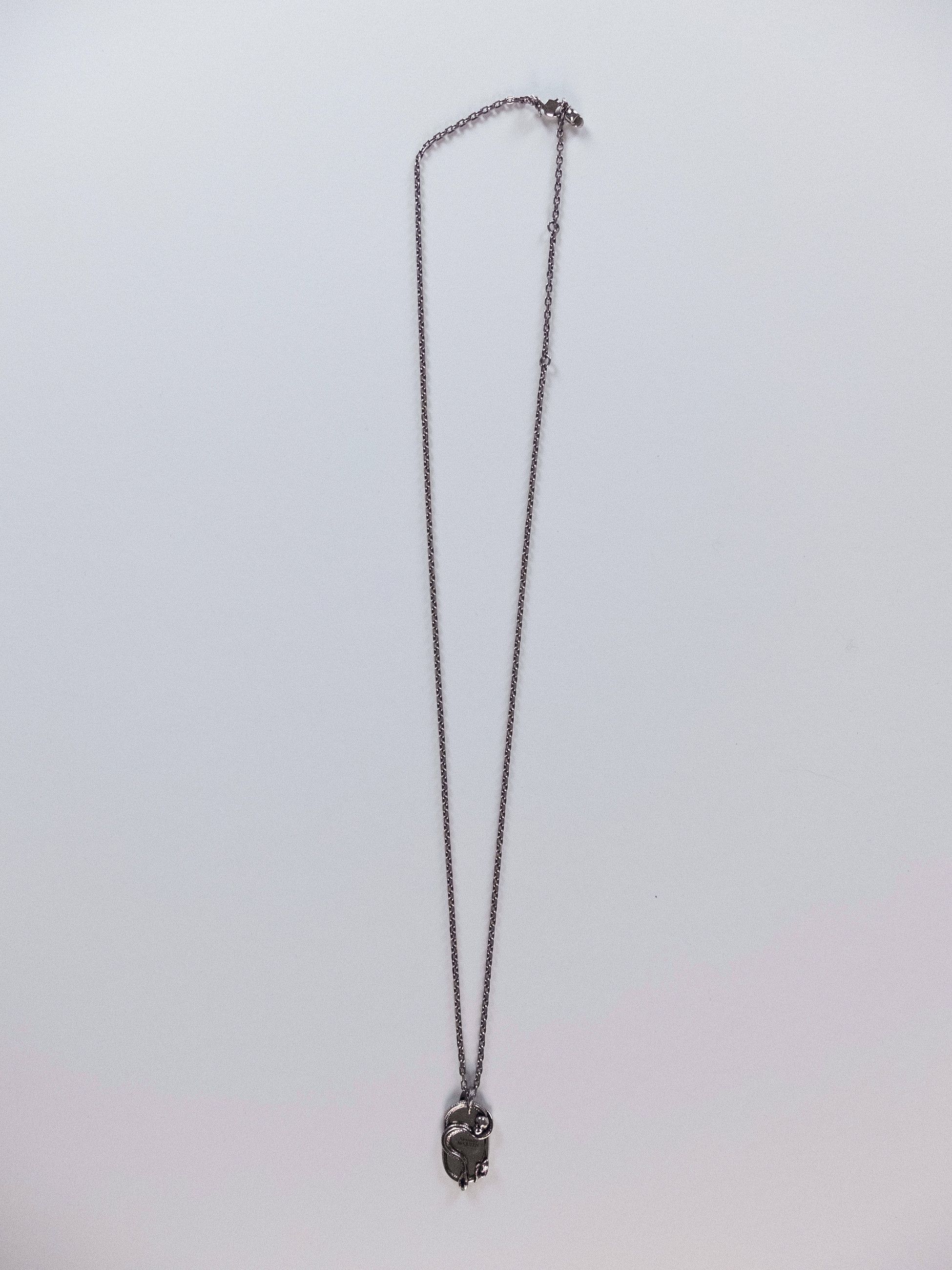 Alexander McQueen ALEXANDER MCQUEEN Snake & Skull silver tone pendant necklace Size ONE SIZE - 4 Thumbnail