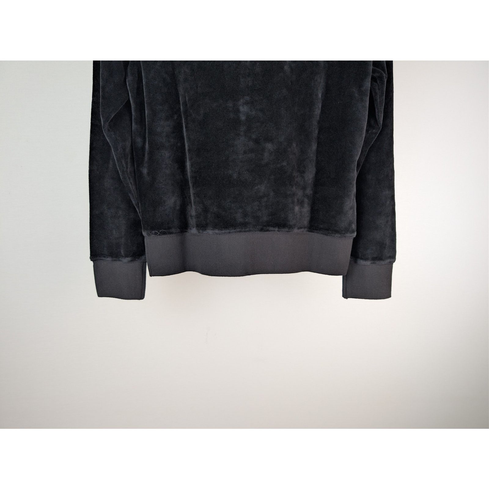 Tom Ford o1rshd1 Long Sleeve Velvet Polo Shirt in Black Size US M / EU 48-50 / 2 - 12 Thumbnail