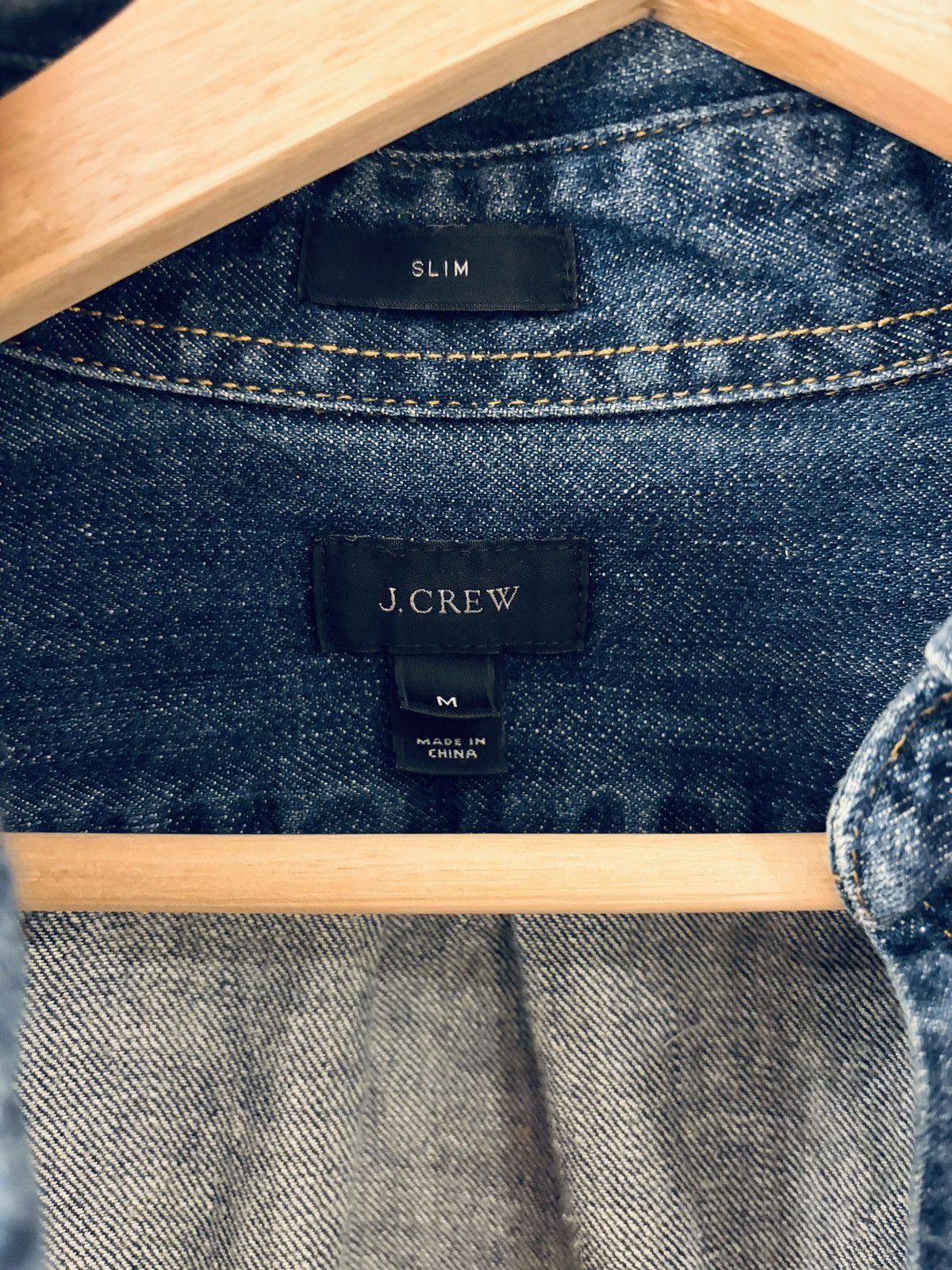 J.Crew J.Crew Slim Denim Shirt — Medium Wash Size US M / EU 48-50 / 2 - 2 Thumbnail