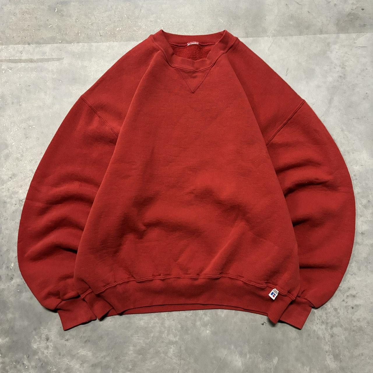 Russell Athletic × Vintage Crazy Vintage 90s Red Russell Athletic Essential Crewneck! Size US XL / EU 56 / 4 - 1 Thumbnail