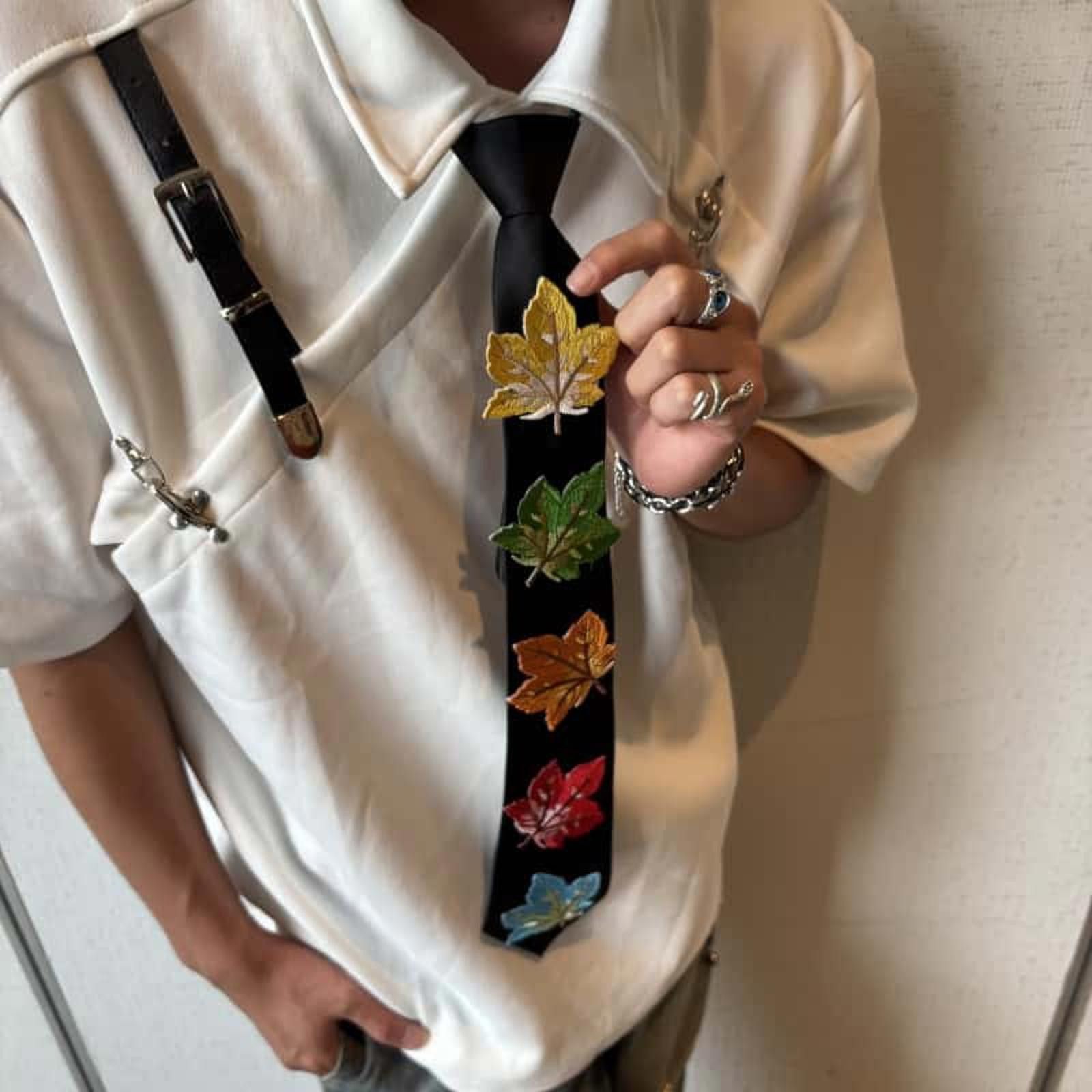 Other Maple Leaf Tie – Knot-Free Retro Embroidery, Unisex Size ONE SIZE - 2 Thumbnail