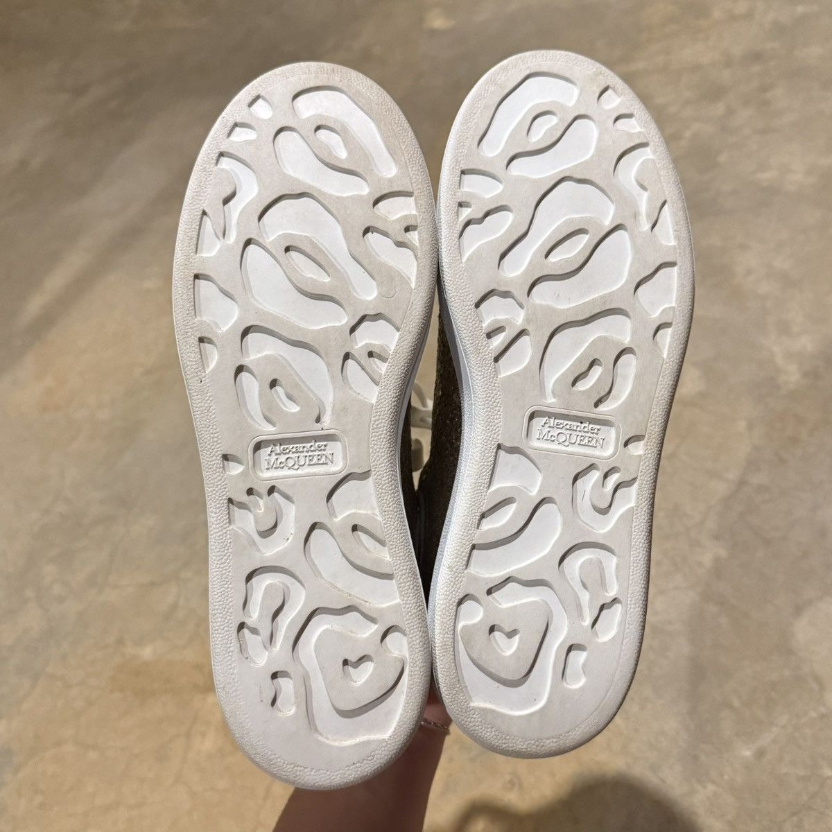 Alexander McQueen Alexander McQueen Oversized Sneaker Calico Gold Glitter US 6 Size US 6.5 / EU 39-40 - 10 Thumbnail