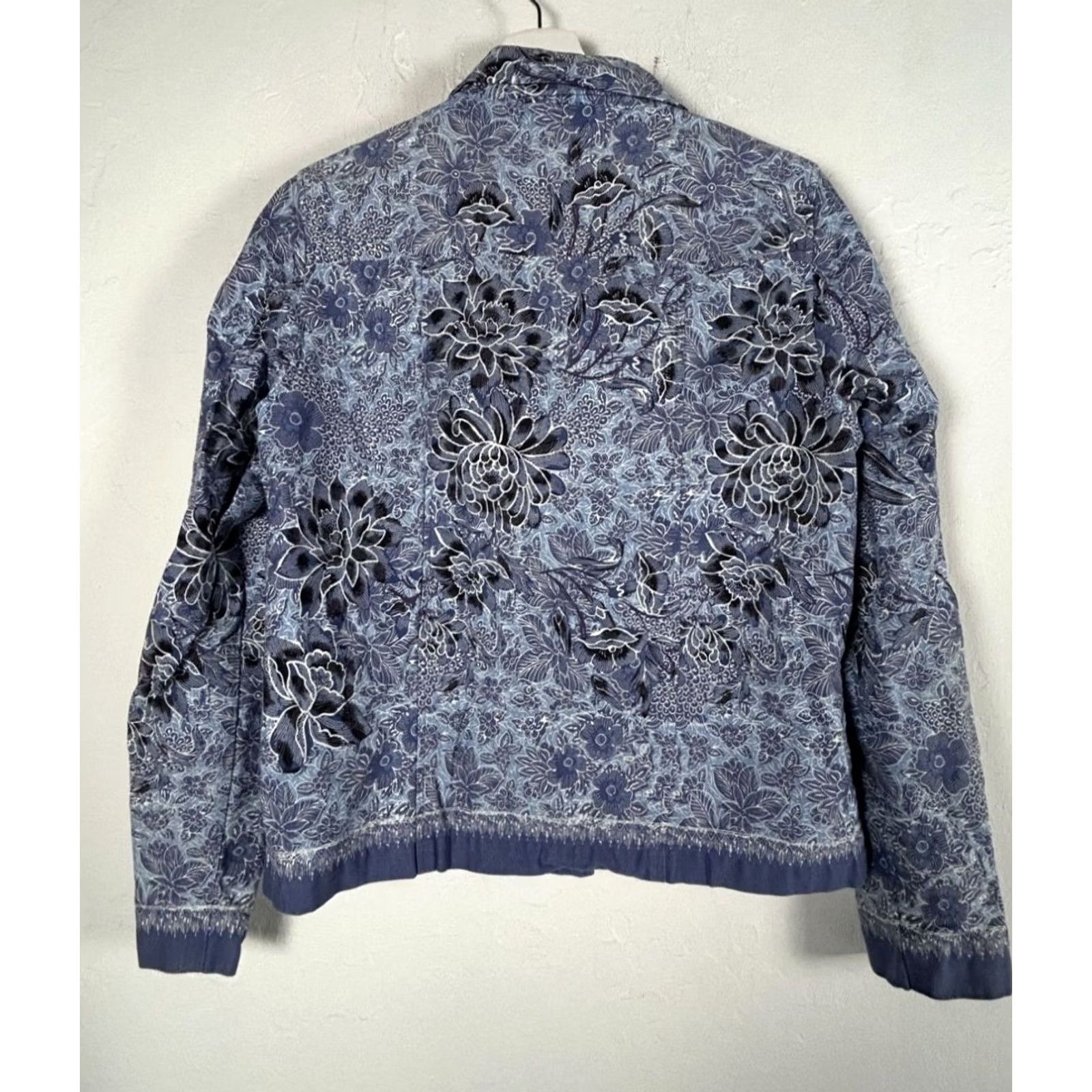 Coldwater Creek Coldwater Creek Womens Blue Floral Beaded Button-Front Jacket Medium Lightweight Size M / US 6-8 / IT 42-44 - 2 Thumbnail
