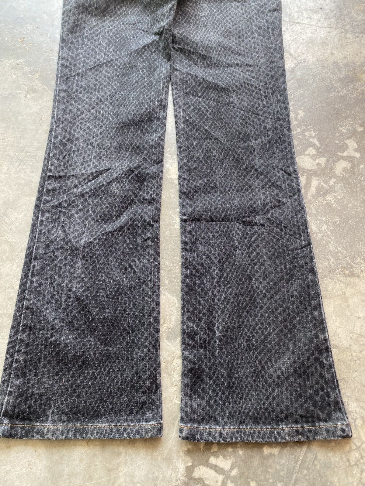 Hysteric Glamour × Japanese Brand Vintage CIMARRON SPAIN Snake Scale Stretchable Flared Jeans Size 27" / US 4 / IT 40 - 8 Thumbnail