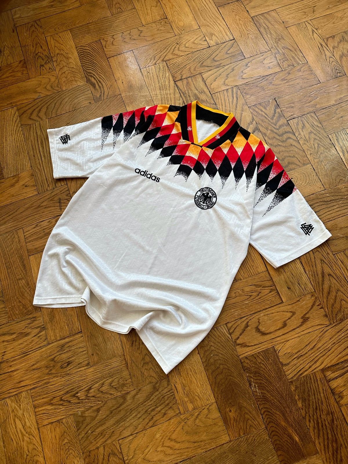 Vintage ADIDAS GERMANY 1994 1996 HOME FOOTBALL SHIRT SOCCER JERSEY Size US L / EU 52-54 / 3 - 2 Thumbnail