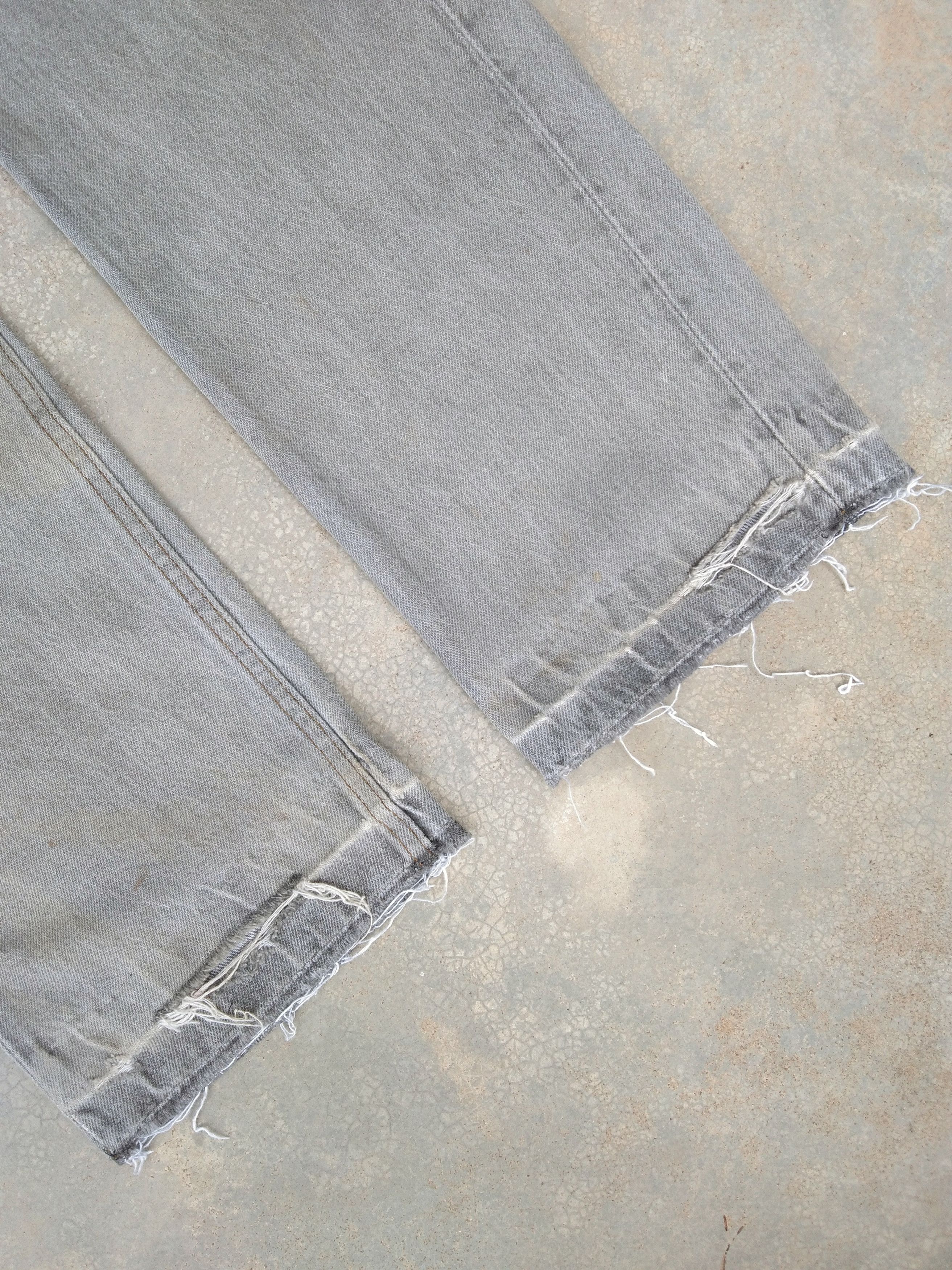 Levi's 90s Vintage Levi's 501 Made In USA Distressed Jeans 31x29 Size US 31 - 3 Thumbnail