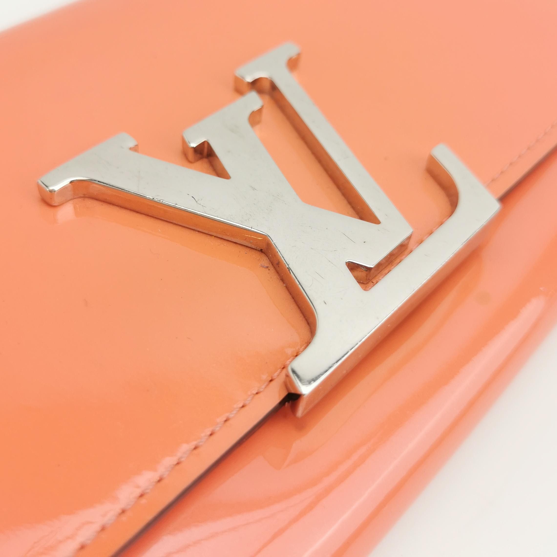 Louis Vuitton Louis Vuitton (LV) Chain Louise Patent Leather Solid LV Log Size ONE SIZE - 7 Thumbnail