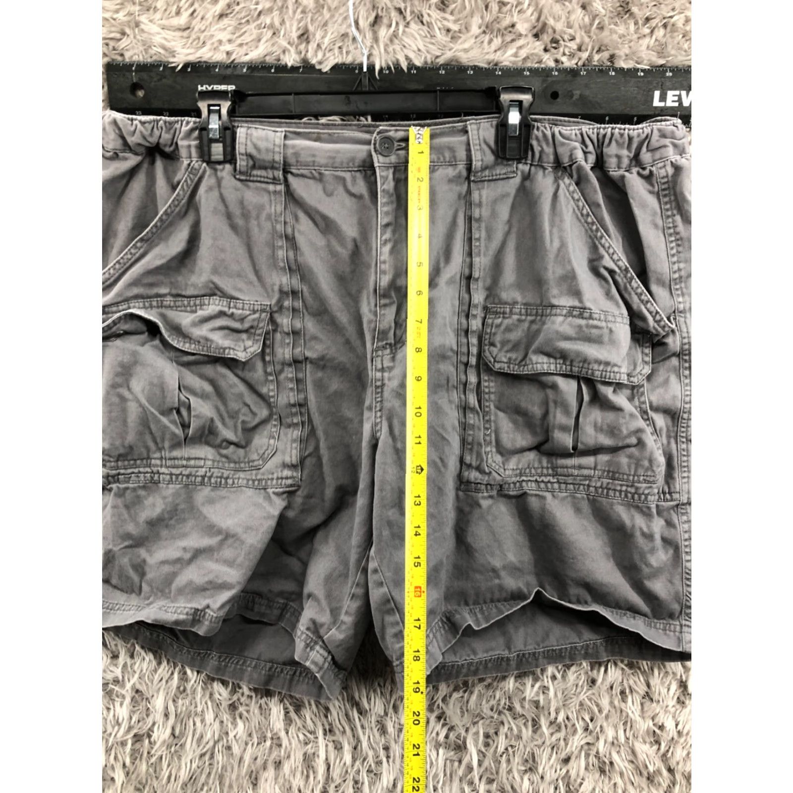 Croft & Barrow Croft & Barrow Cargo Shorts Mens 46 Mid Rise Gray Cargo Shorts 46 Mens Gray Five Pocket Design Rectangular Logo Cotton Blend Knit's Medium Wash Size US 30 / EU 46 - 3 Thumbnail