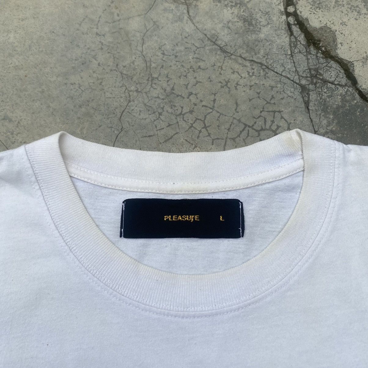 Pleasures 🔥PLEASURES🔥 DICE TEARS Long Sleeves Size US L / EU 52-54 / 3 - 4 Thumbnail