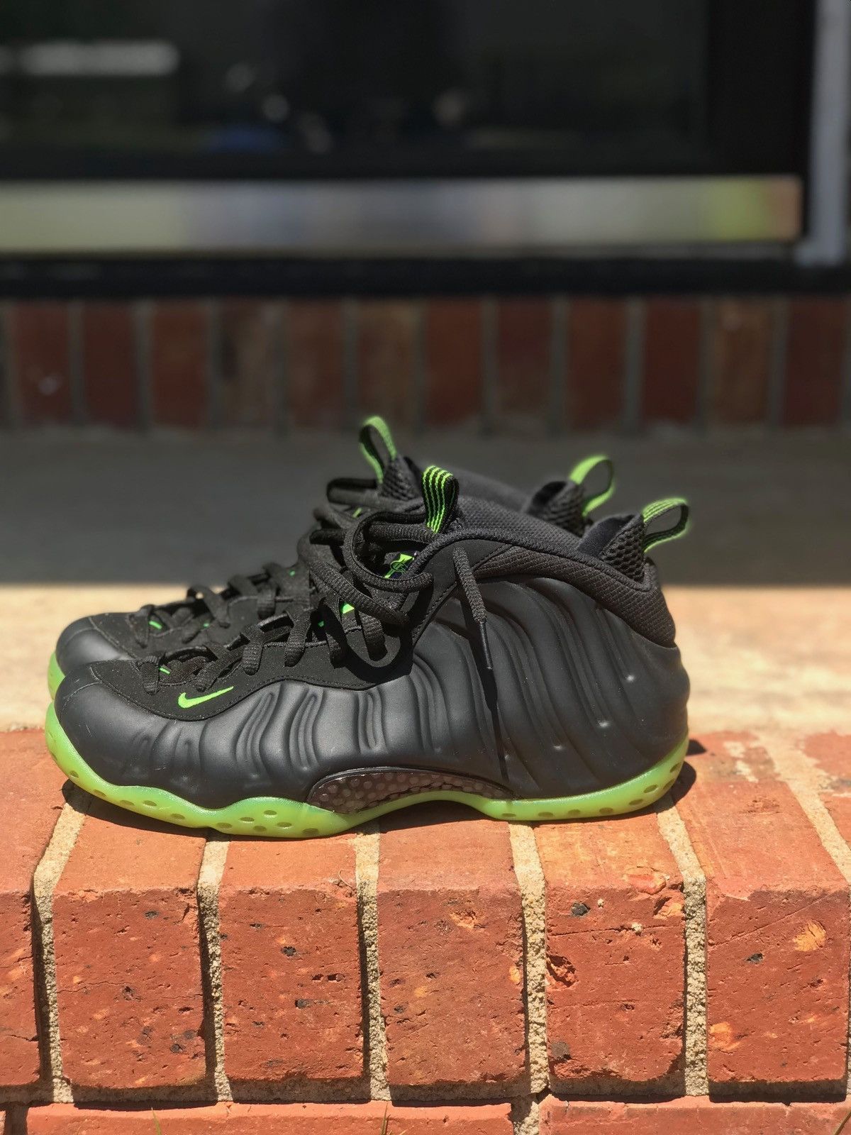 Nike Nike Air Foamposite One Black Volt Size 9 Size US 9 / EU 42 - 2 Thumbnail