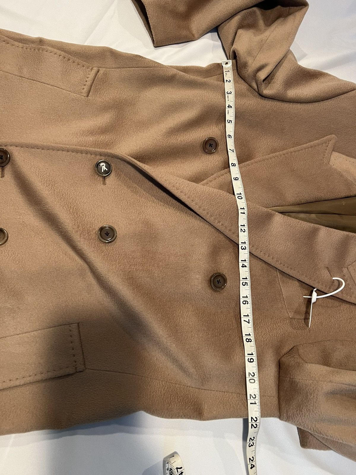 Louis Vuitton Louis Vuitton men’s camel overcoat. 48/M. $5100 Size US M / EU 48-50 / 2 - 5 Thumbnail