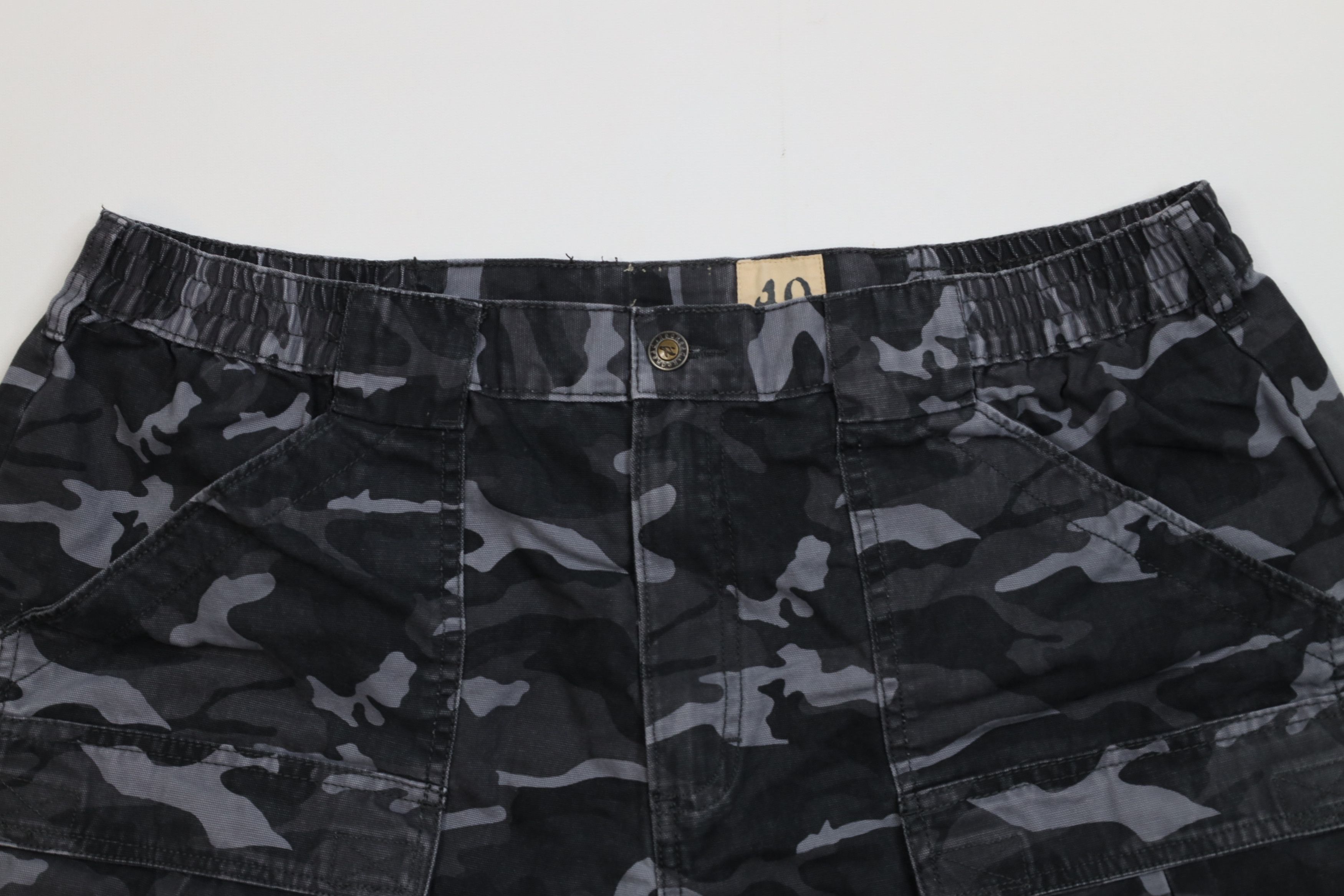 Vintage Vintage Y2K Streetwear Canvas Above Knee Cargo Shorts 5" Size US 40 / EU 56 - 2 Thumbnail