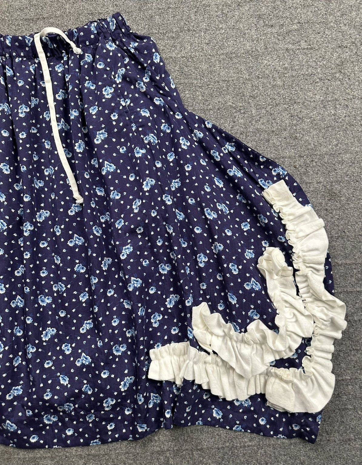 Comme des Garcons Comme Des Garcons - 2021 Floral Print Frill Decorative Patch Size 28" / US 6 / IT 42 - 5 Thumbnail