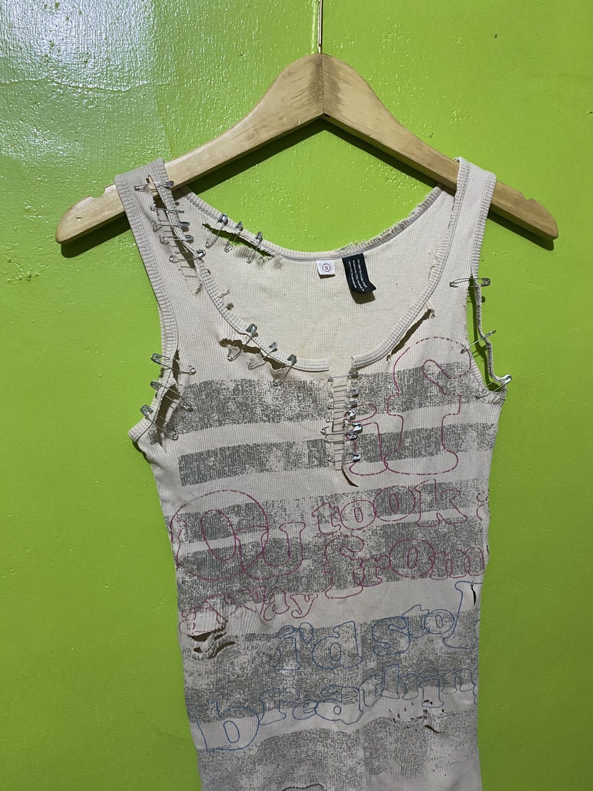 KMRii Wops💥TANKTOP UNIQLO JAPANESE BALMAIN STYLE ❤️‍🔥 Size S / US 4 / IT 40 - 3 Thumbnail