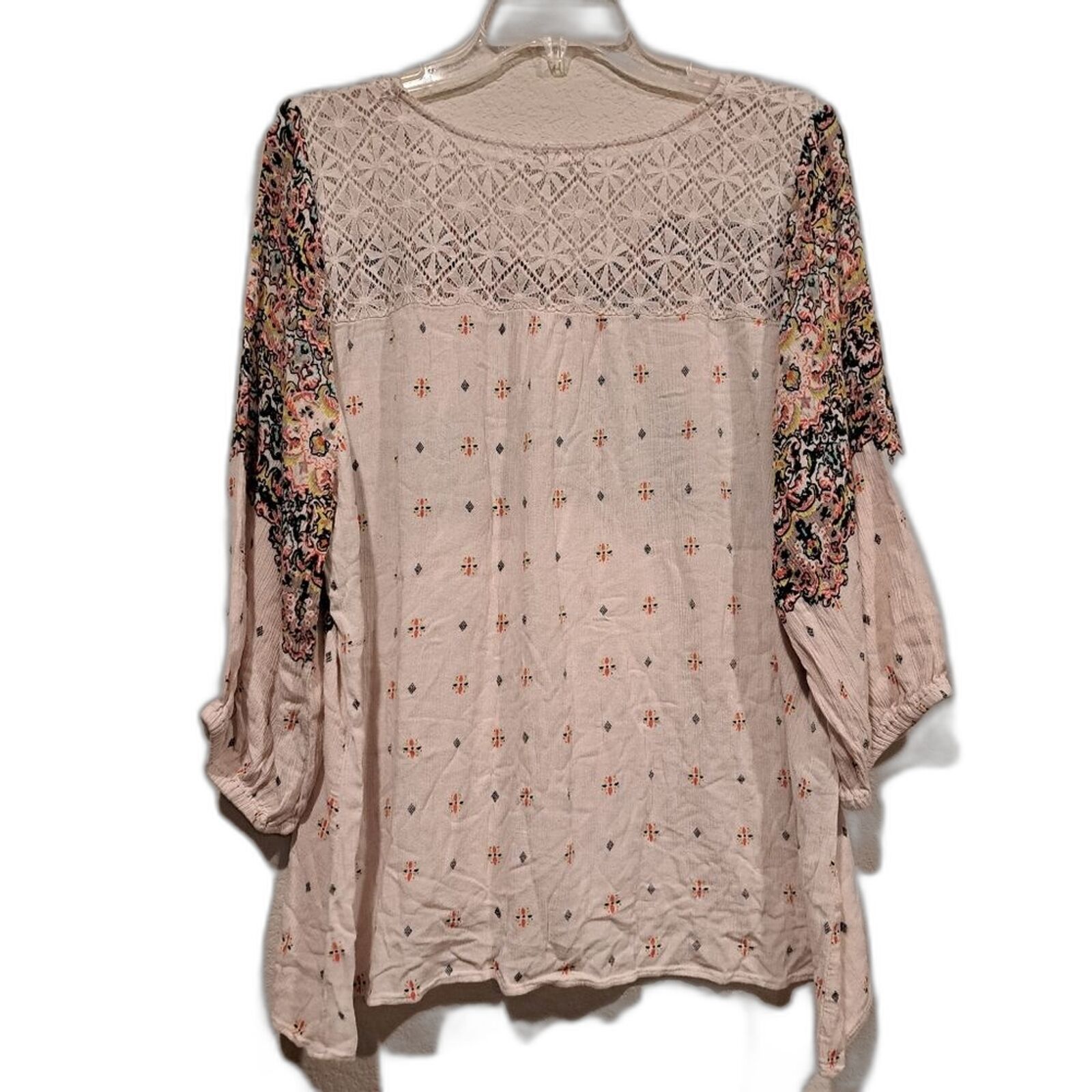 Other Eyeshadow crocheted shoulders white floral blouse size 2X Size XXL / US 16-18 / IT 52-54 - 5 Thumbnail
