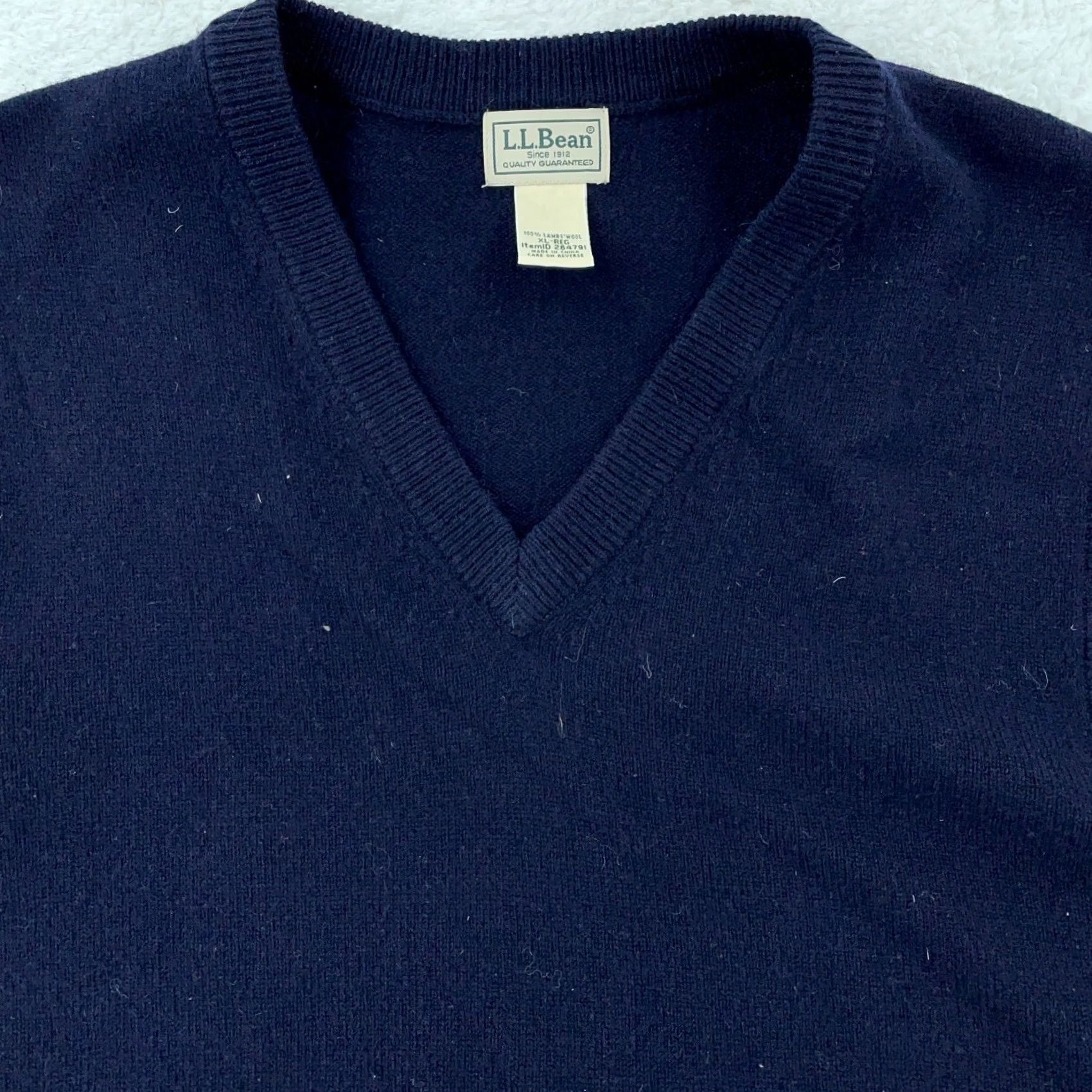 Vintage L.L. Bean Sweater Vest Mens XL Navy Blue Knit V-Neck Lambswool Pullover Casual Outdoor Wool - 100% Lambswool Size US XL / EU 56 / 4 - 2 Thumbnail