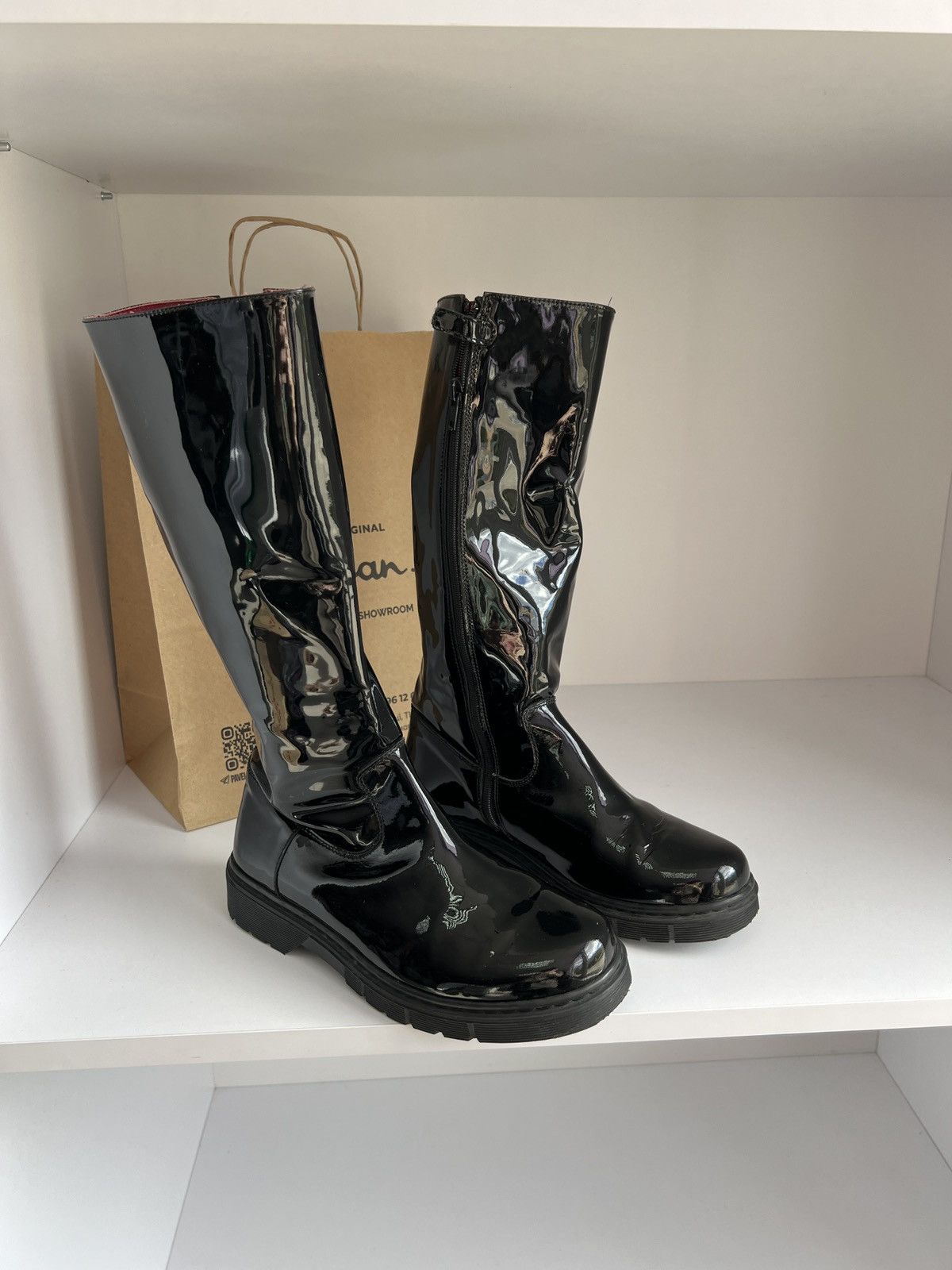 Designer × Dolce & Gabbana × Vintage Vintage Dolce Gabbana lacquered Black Shoes Size US 7 / IT 37 - 4 Thumbnail