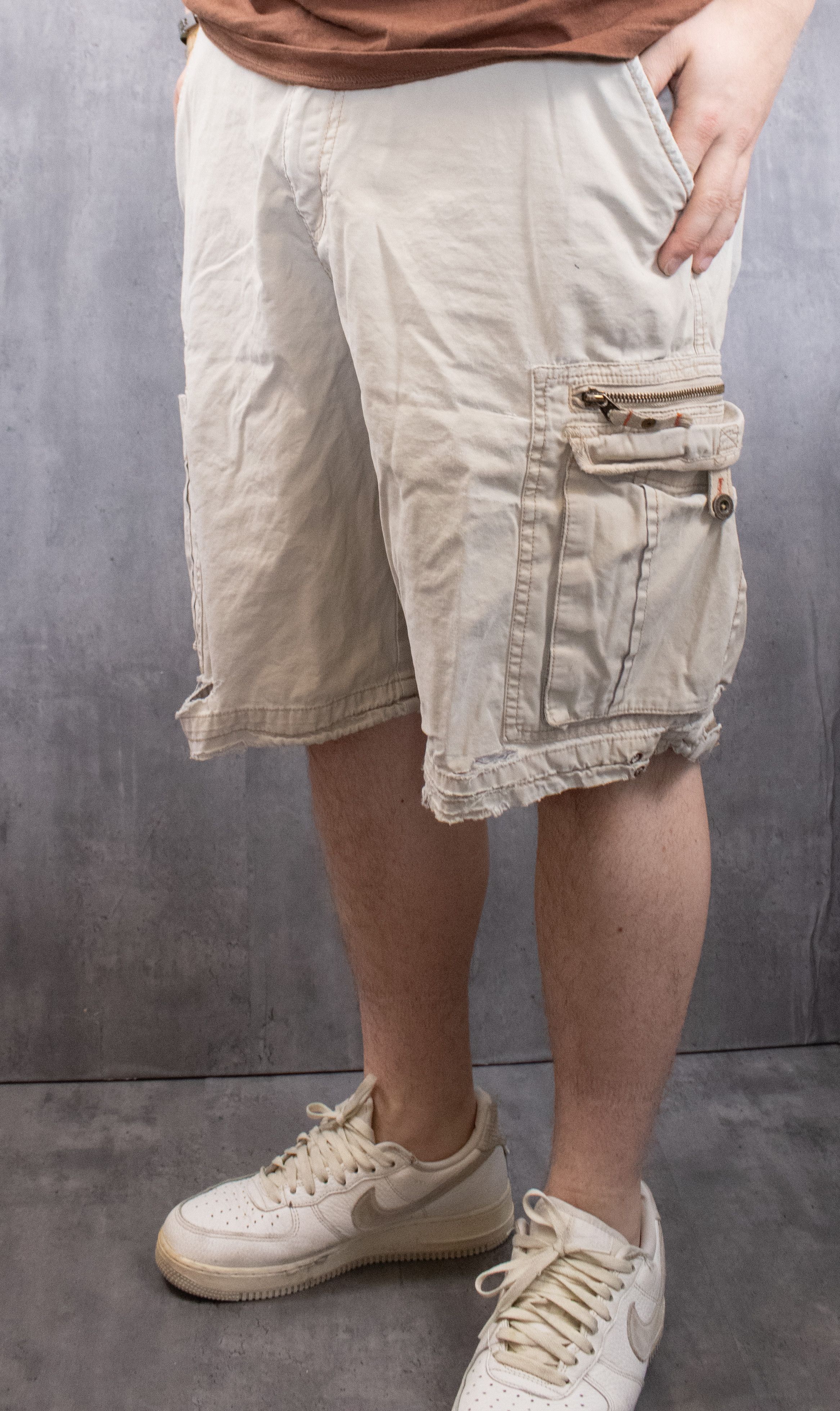 Vintage Y2K 2000's Baggy Below the Knee Cargo Tan Distressed Shorts Size US 34 / EU 50 - 3 Thumbnail