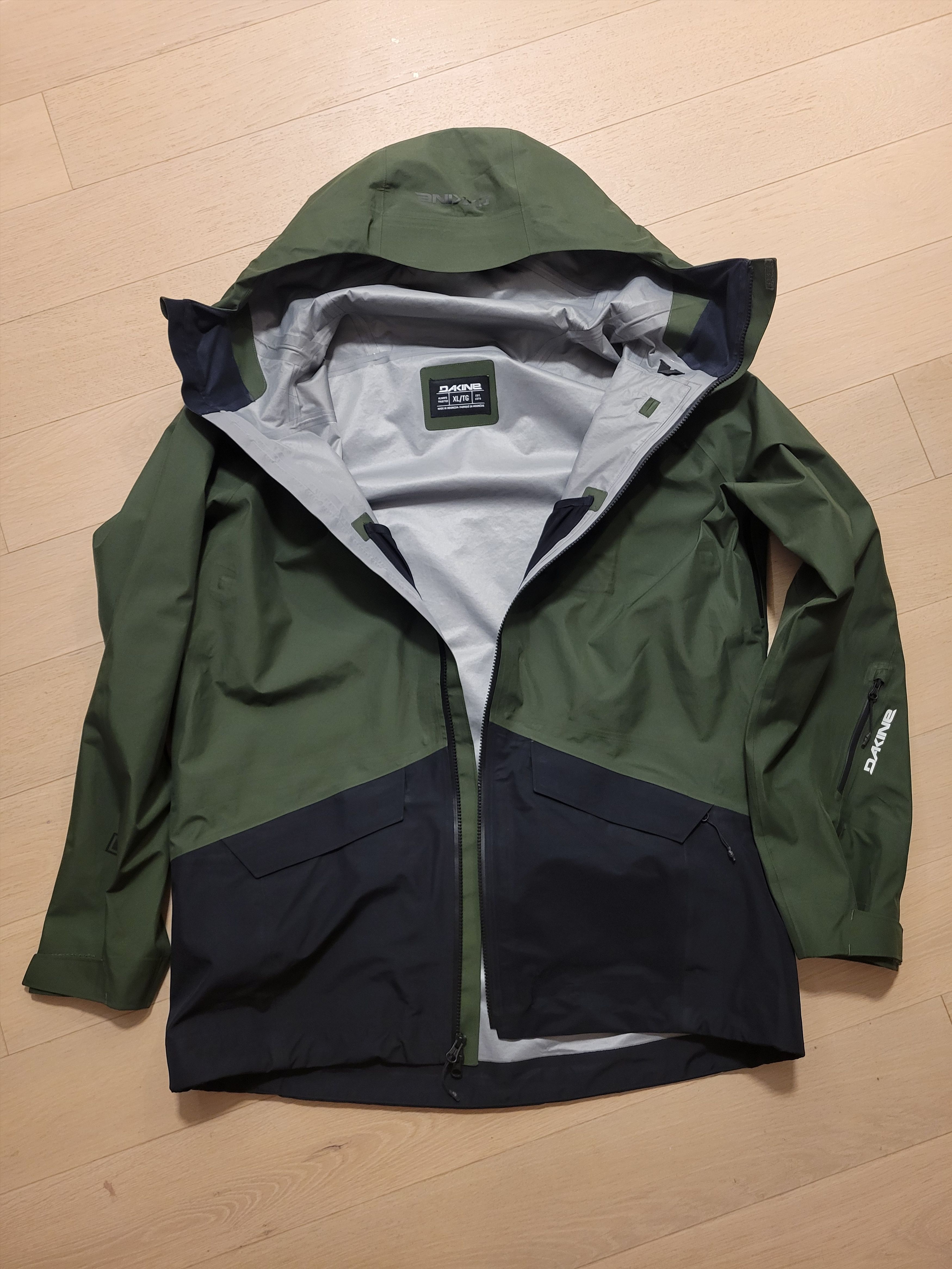 Dakine Stoker Gore-Tex 3L Jacket Size US XL / EU 56 / 4 - 1 Thumbnail
