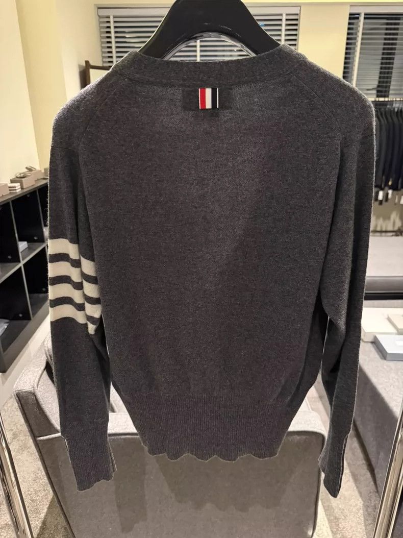 Thom Browne Thom browne Classic four-bar cashmere cardigan jacket 2504- Size US L / EU 52-54 / 3 - 2 Thumbnail