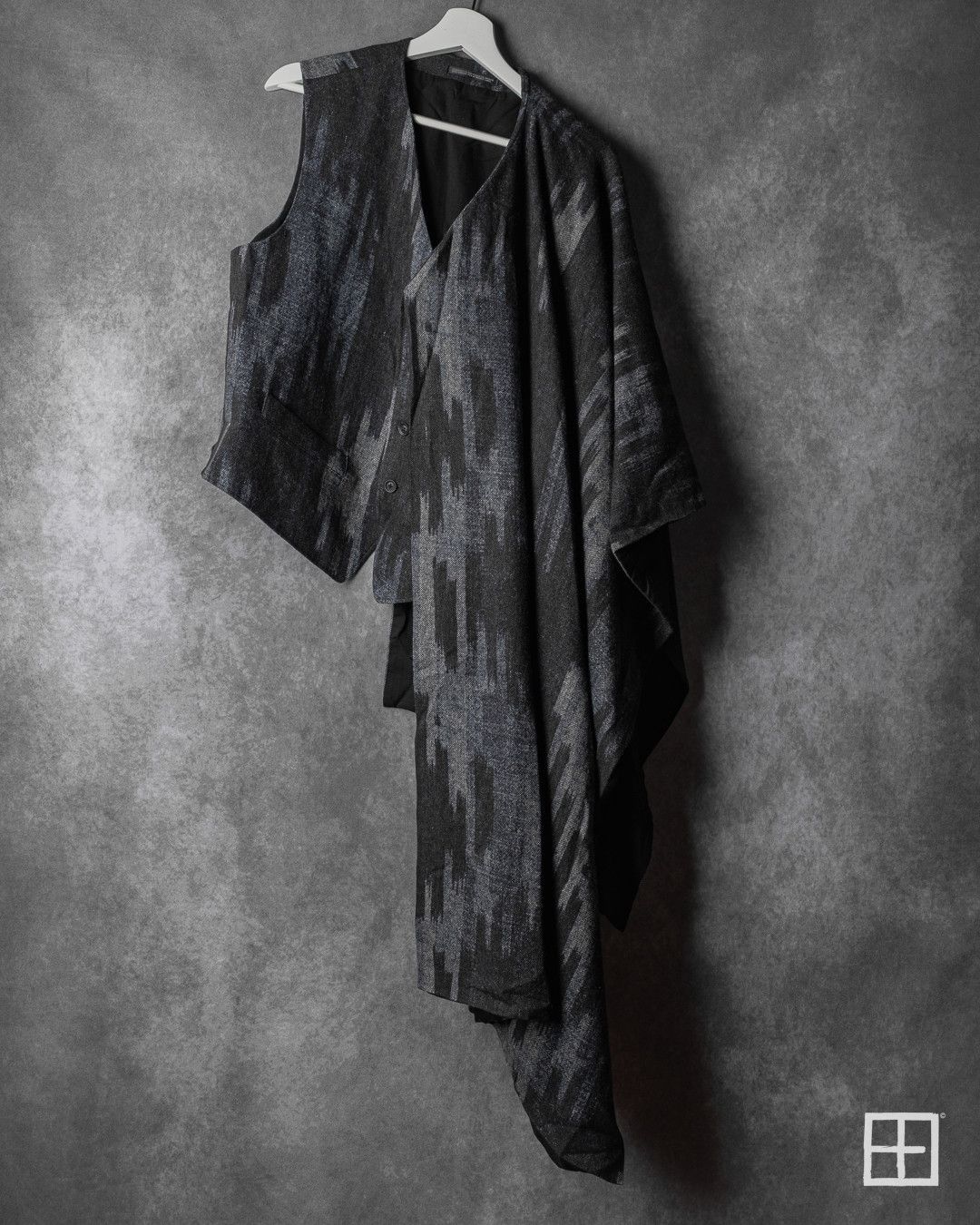 Yohji Yamamoto Yohji Yamamoto Pour Homme AW23 Runway Asymmetric Vest Size US M / EU 48-50 / 2 - 1 Thumbnail