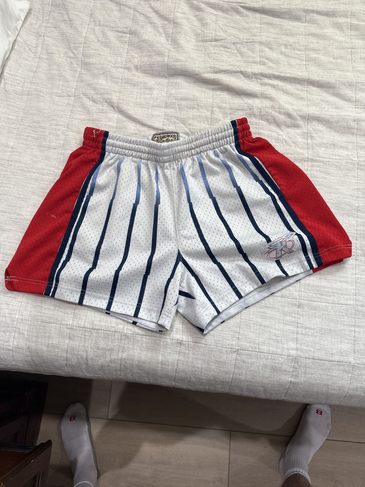 Mitchell & Ness NBA Mitchell & Ness hardwood classic rockets shorts Size US 32 / EU 48 - 1 Thumbnail
