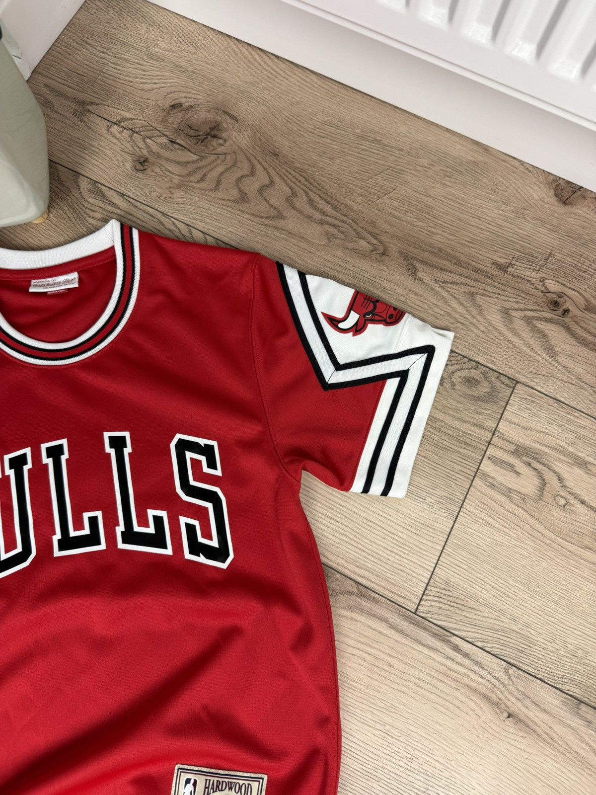 Mitchell & Ness MITCHELL & NESS CHICAGO BULLS SHOOTING SHIRT 1987-88 Size US S / EU 44-46 / 1 - 3 Thumbnail