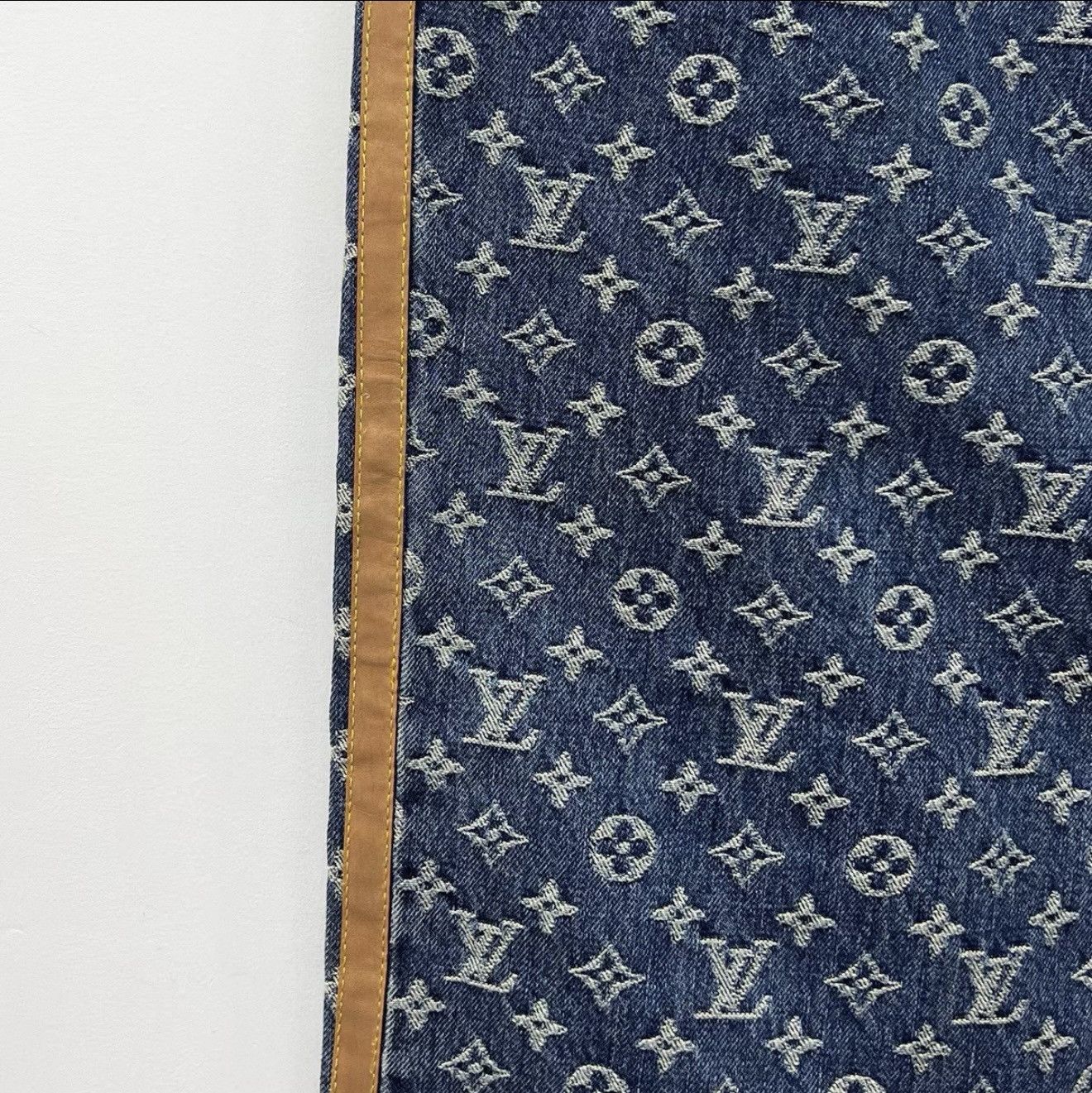 Louis Vuitton Louis Vuitton 33 Monogram Tailored Denim Jeans Pants Size US 33 - 5 Thumbnail