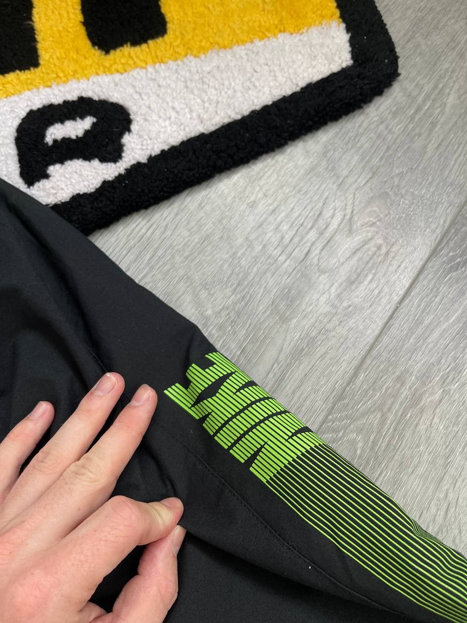 Nike × Streetwear × Vintage vintage rare nylon big logo nike swoosh drill track pants Size US 34 / EU 50 - 8 Thumbnail