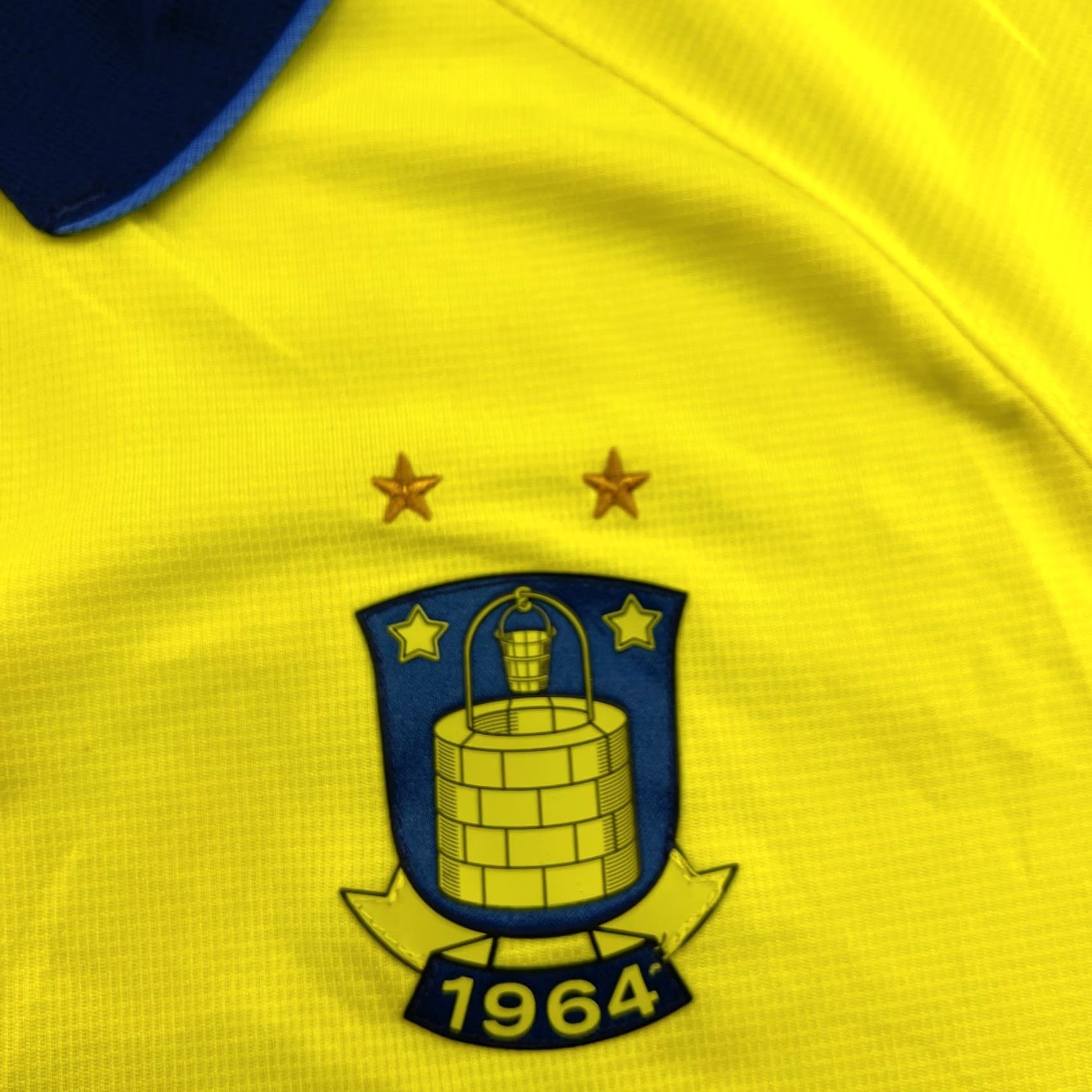 Hummel VINTAGE Brondby 2019 2020 Home Mens Football Jersey Small Hummel Shirt Camiseta Size US S / EU 44-46 / 1 - 6 Thumbnail