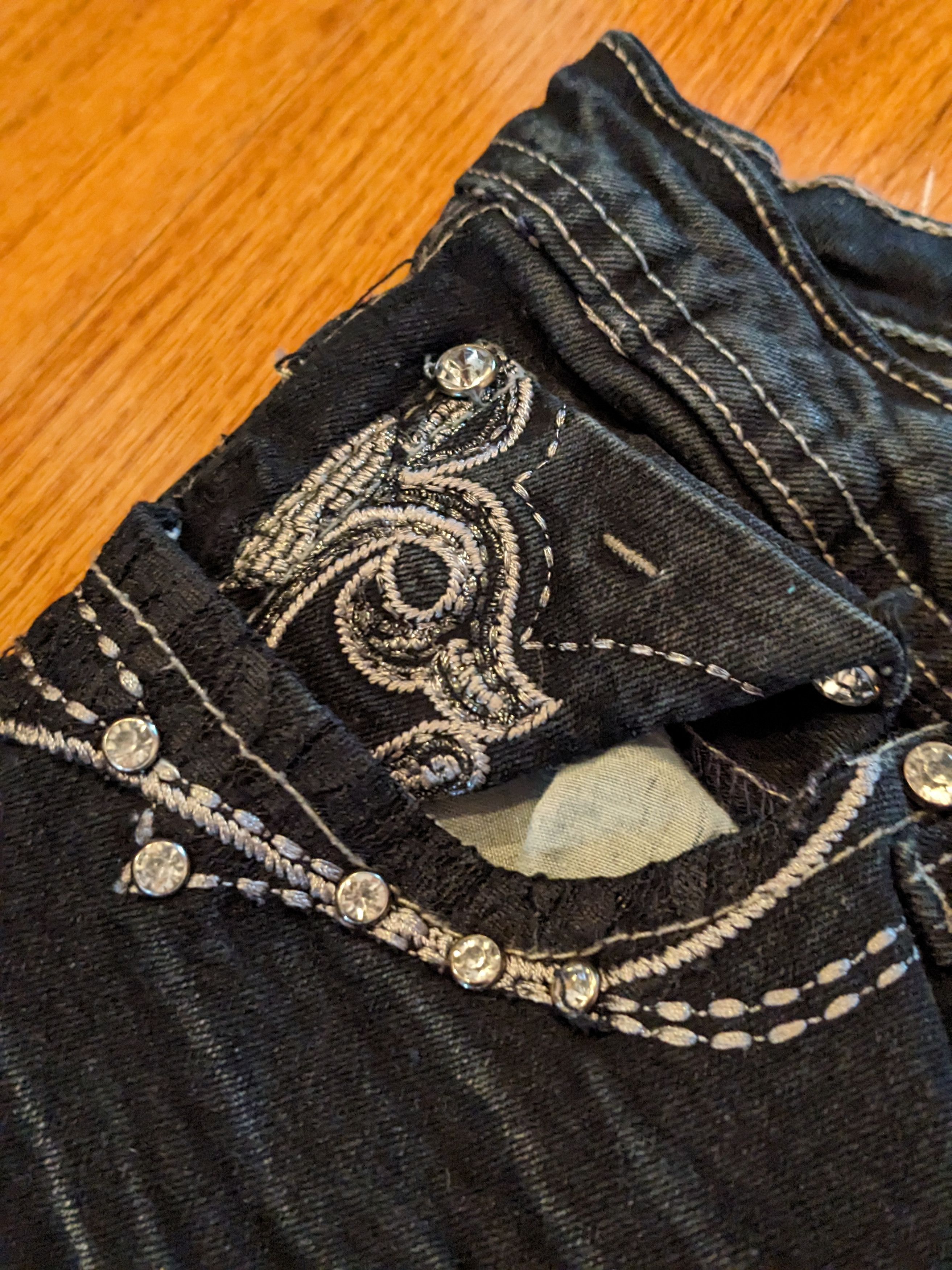 True Religion × Vintage Vintage Y2K True Rock Grunge Punk Bedazzled 9/10 Denim Jeans Size 29" - 8 Thumbnail