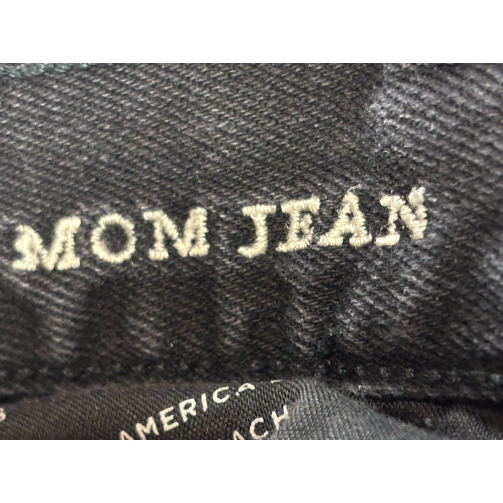 American Eagle Outfitters VINTAGE American Eagle Outfitters Women's Jeans Mom Fit Distressed Black Cotton Blend Size 10 Tall Size 32" / US 10 / IT 46 - 6 Thumbnail