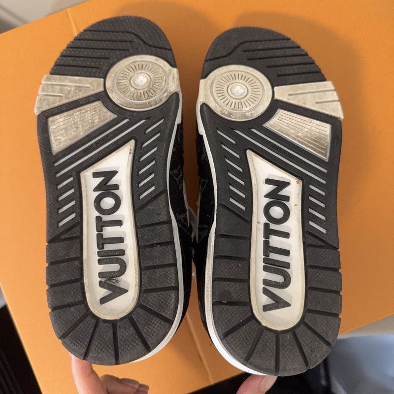 Louis Vuitton Louis Vuitton Black and White Trainer Sneakers - Size US 7 / EU 40 - 4 Thumbnail