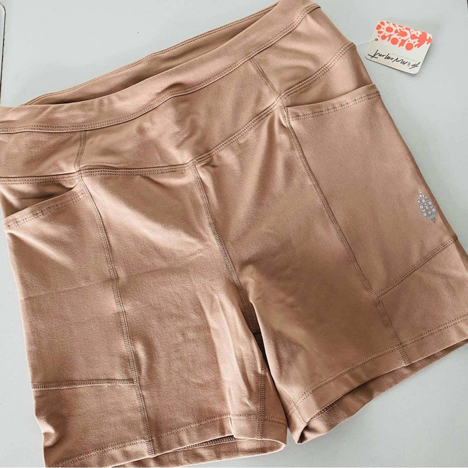 Free People NEW FREE PEOPLE MOVEMENT Tan Beige Coffee Biker Short Shorts Size 28" / US 6 / IT 42 - 9 Thumbnail