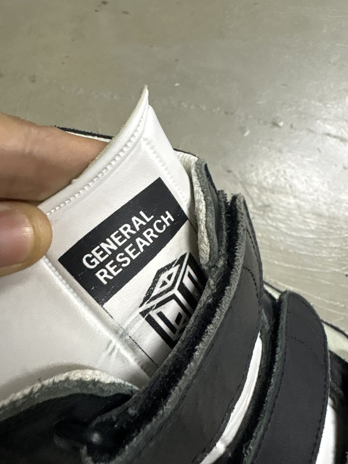 General Research General Research 90s Velcro Shoes Adidas Superstar Style Size US 10 / EU 43 - 4 Thumbnail
