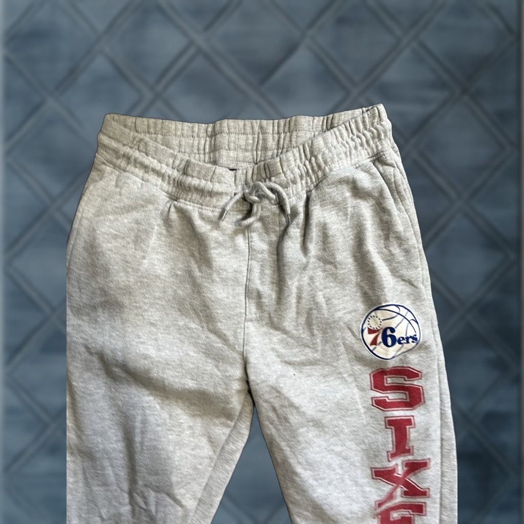 NBA NBA Philadelphia 76ers Men’s Sweatpants M Gray Drawstring Athletic Pants Basketball Activewear Regular Inseam 27 in Size US 31 - 1 Thumbnail