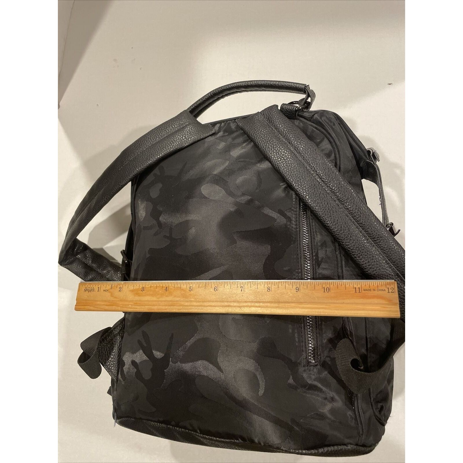 Other Tommy Bahama Camo Black Backpack Padded Size 26 - 5 Thumbnail